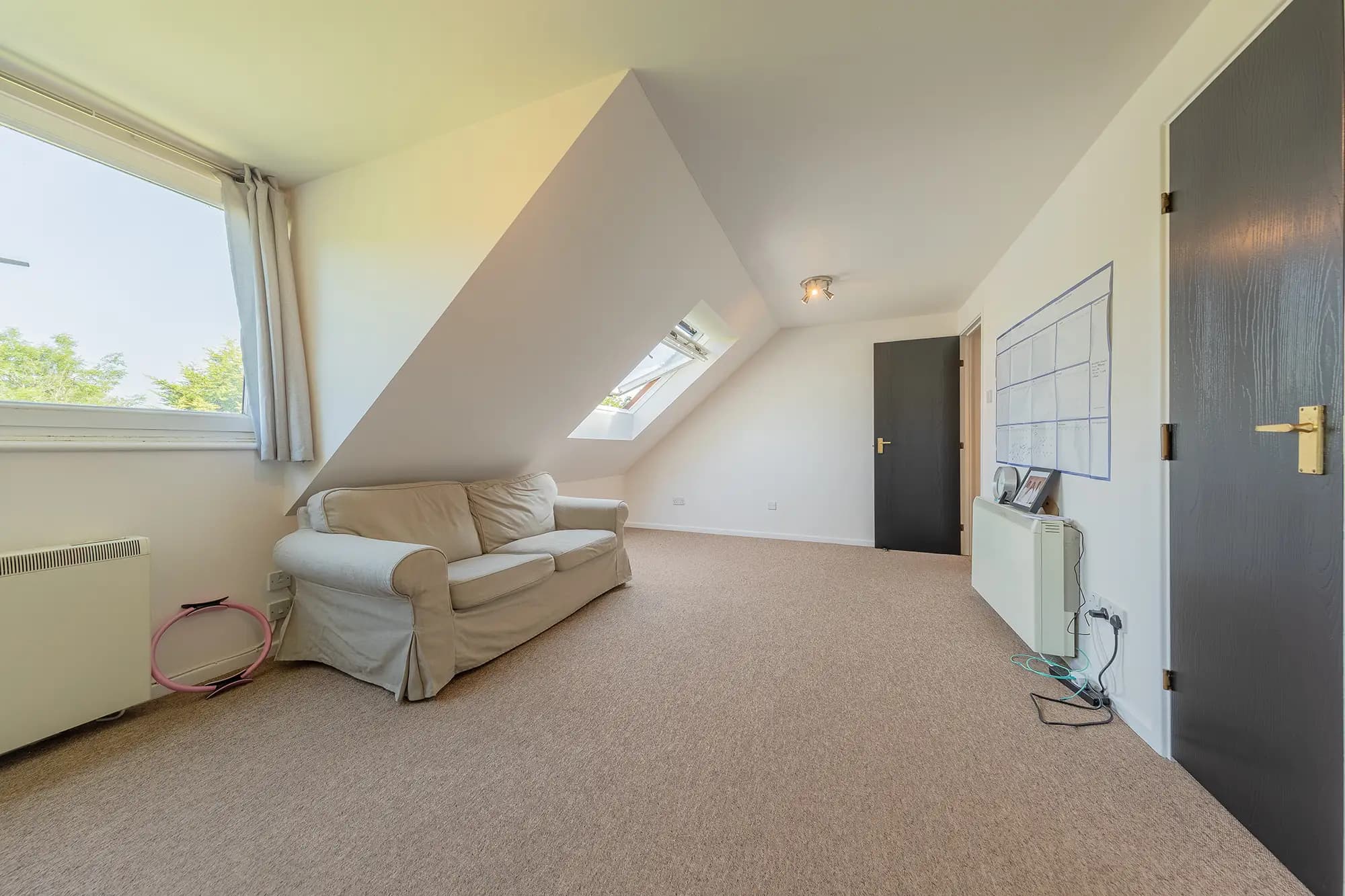 property photo 4 of 16
