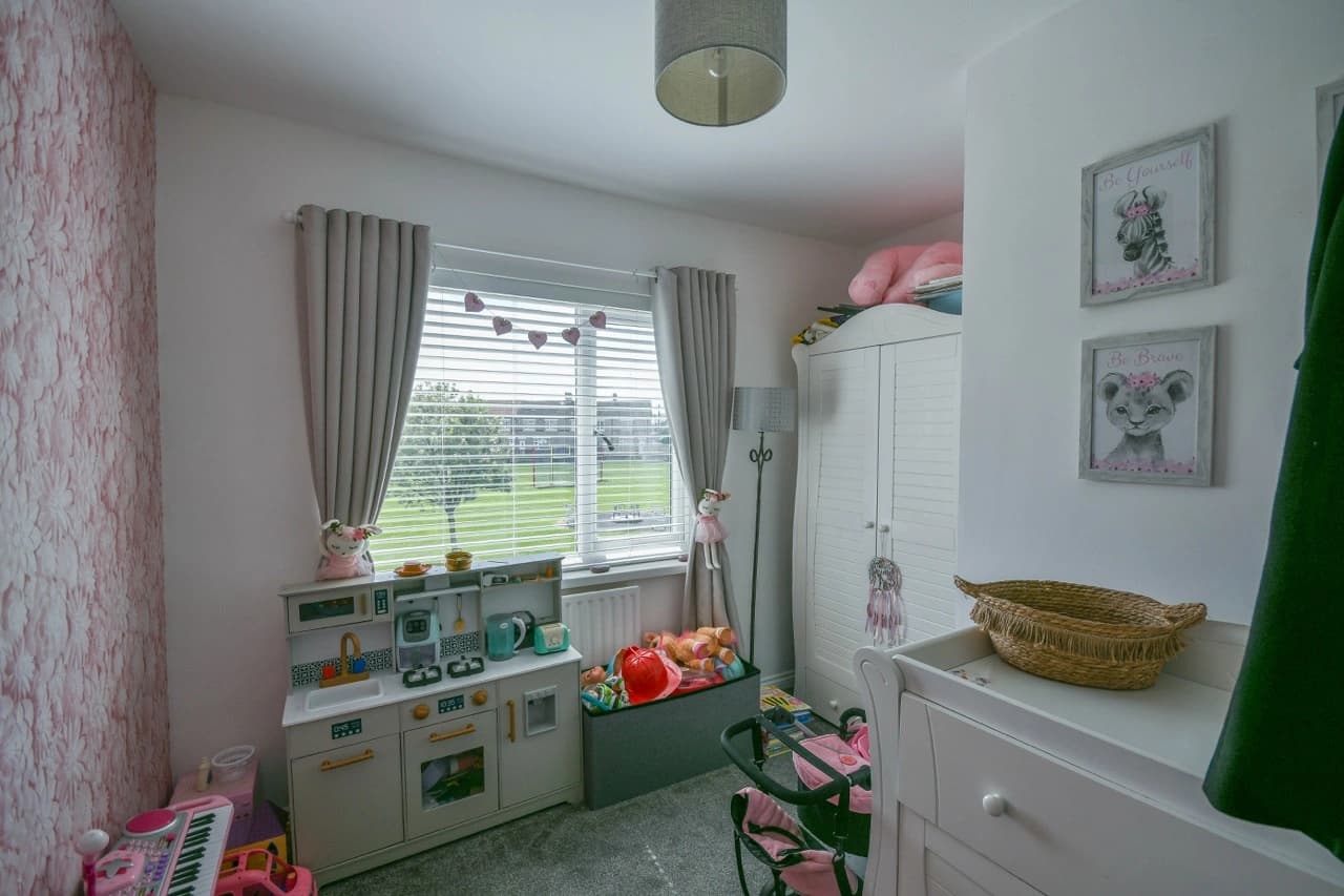 property photo 16 of 24