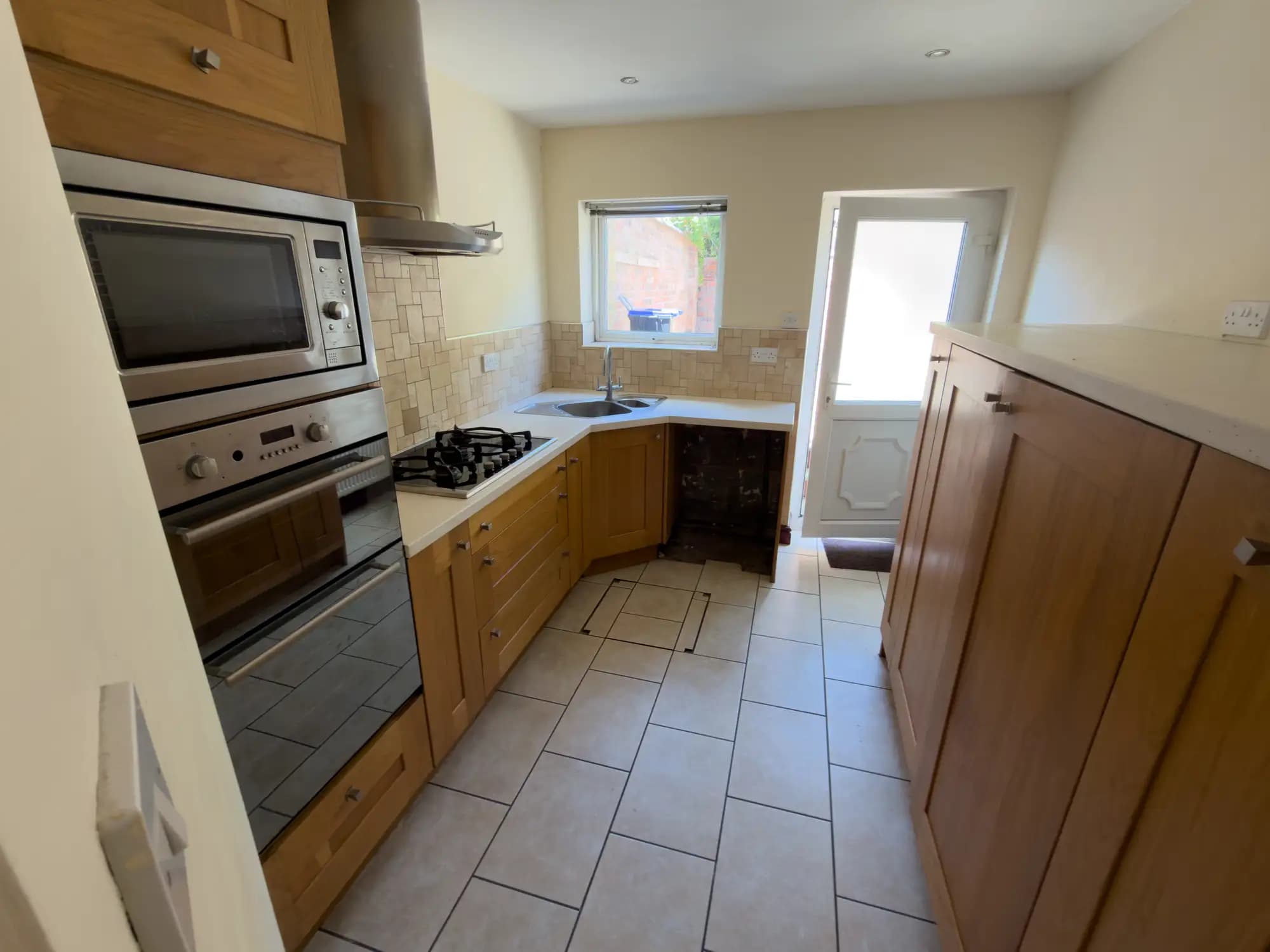 property photo 6 of 17