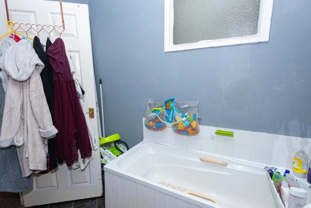 property photo 9 of 23