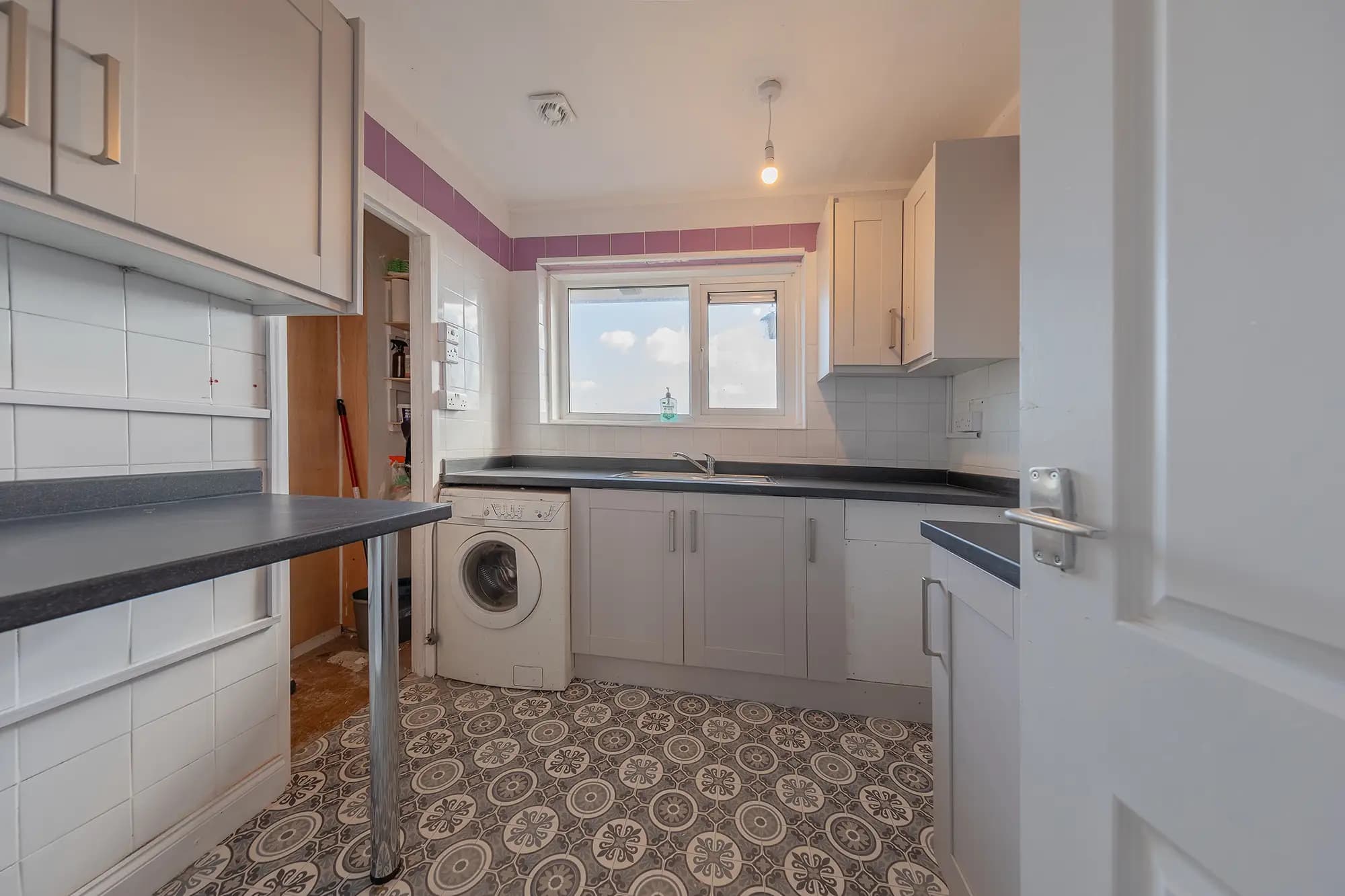 property photo 5 of 15