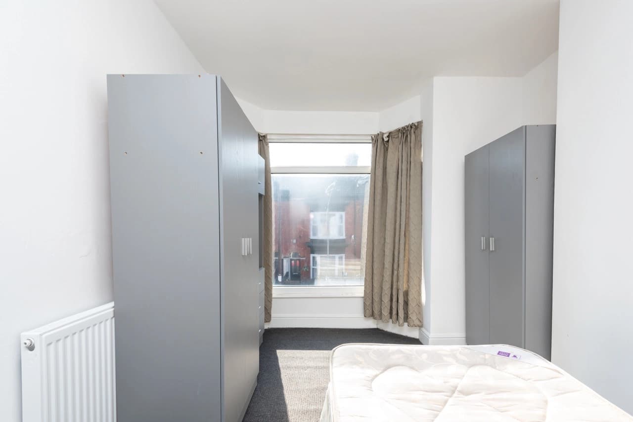 property photo 15 of 40