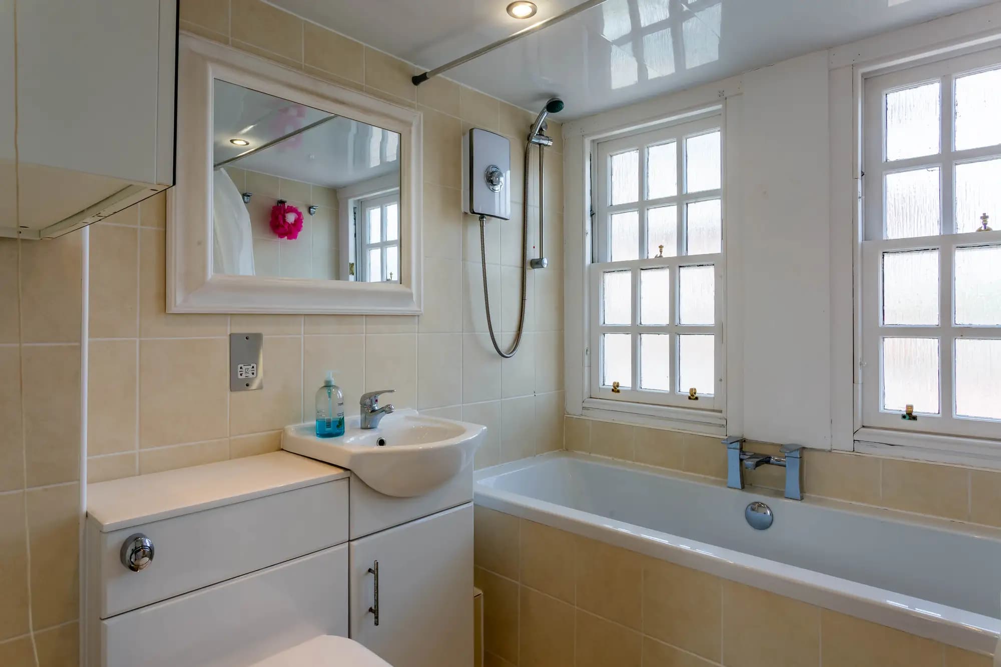 property photo 11 of 30