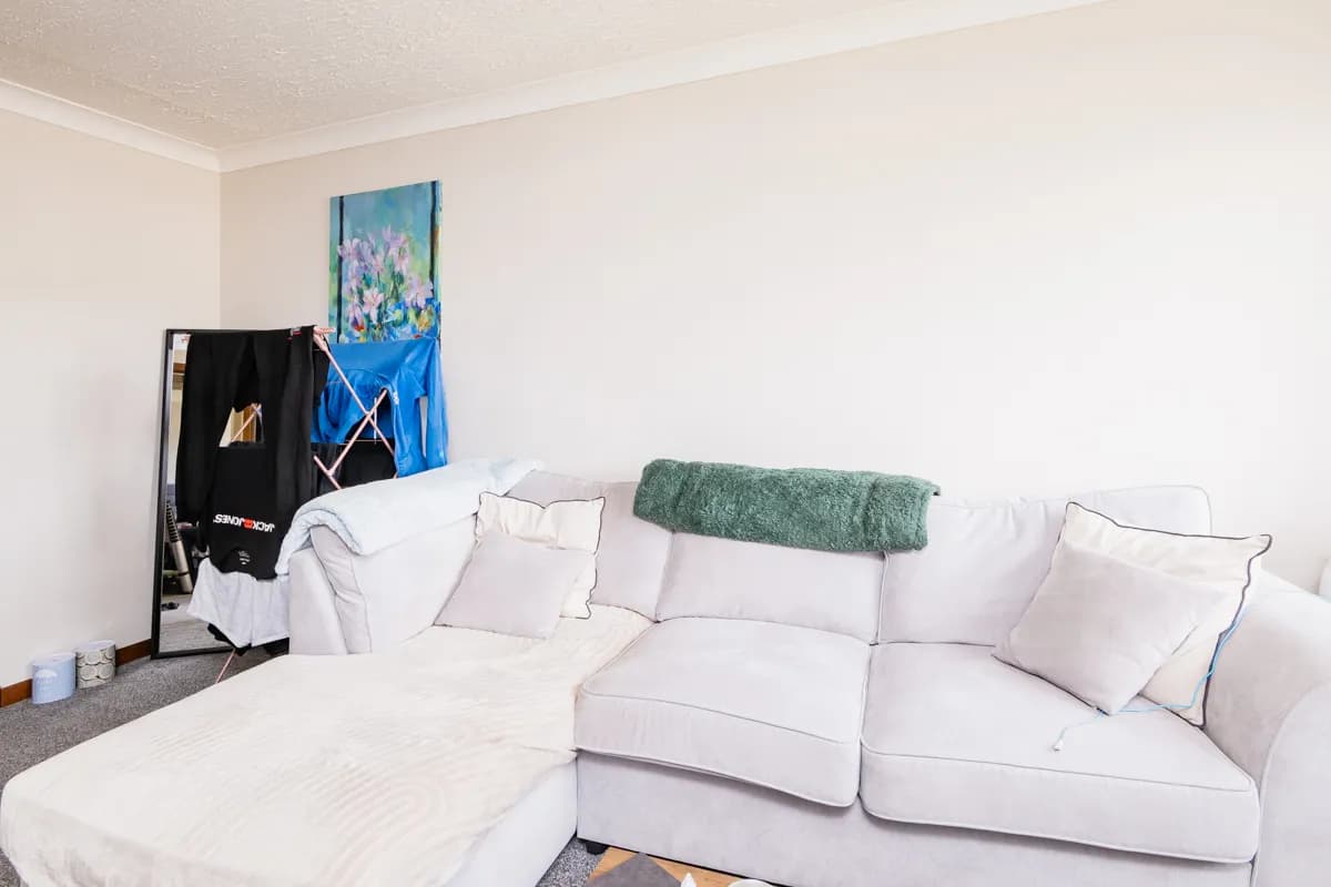 property photo 4 of 15