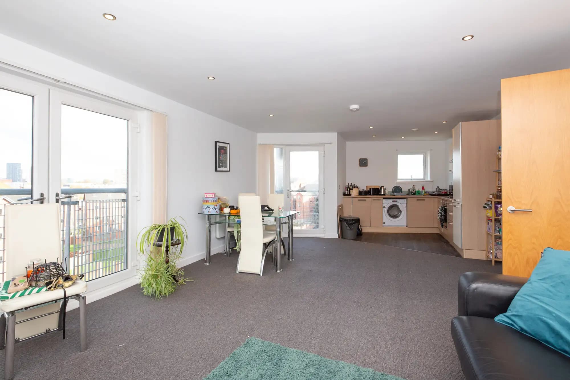 property photo 5 of 15