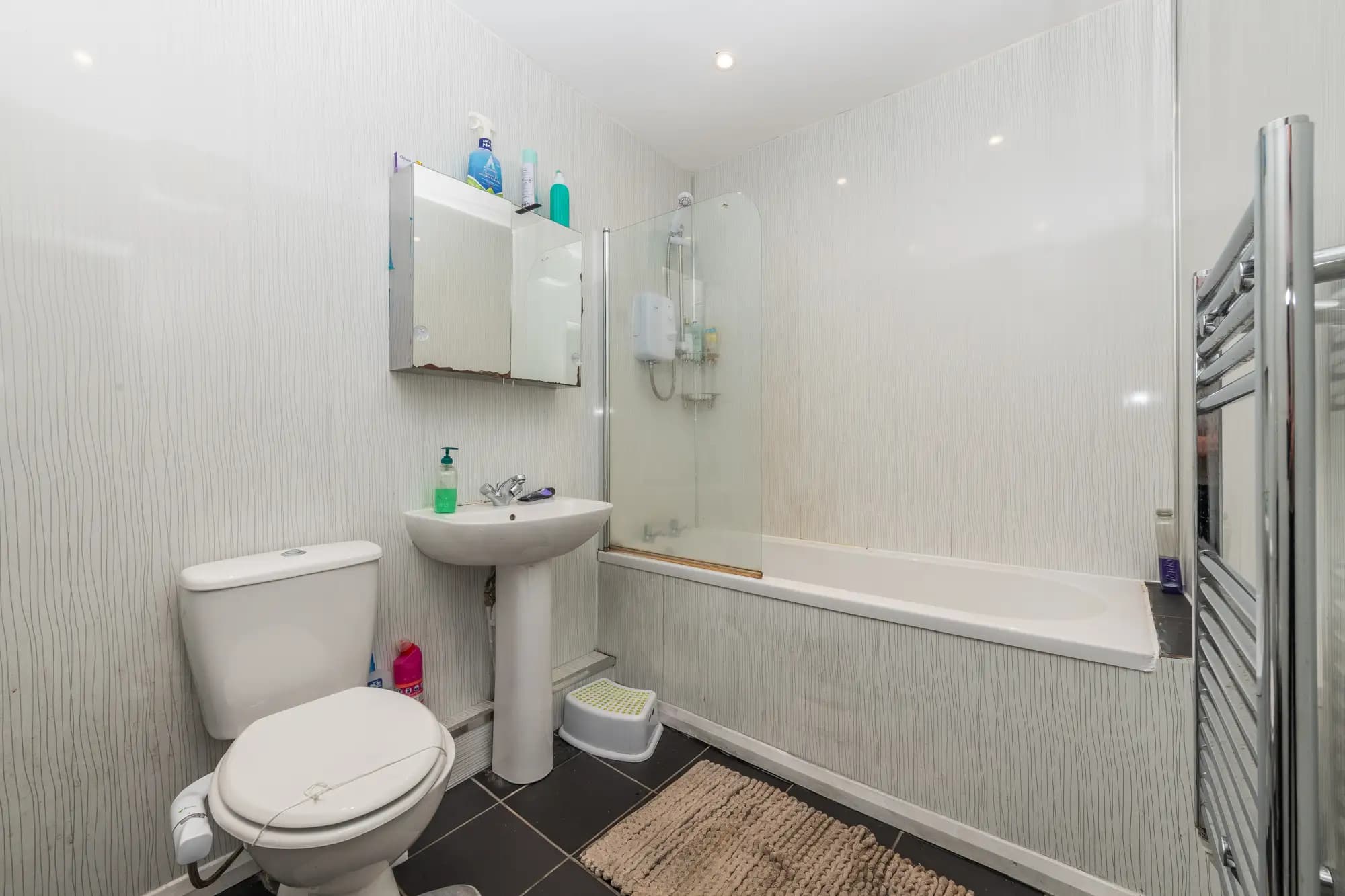 property photo 19 of 42