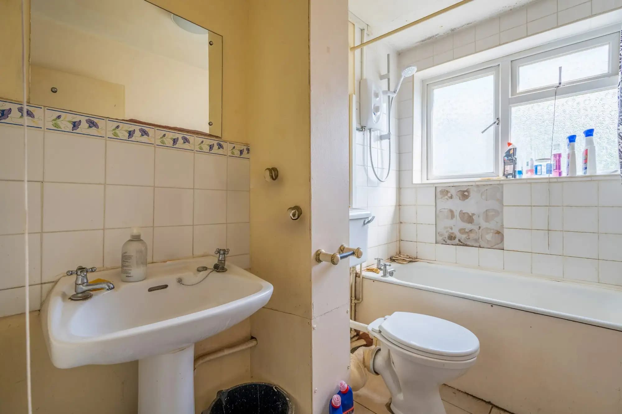 property photo 7 of 16