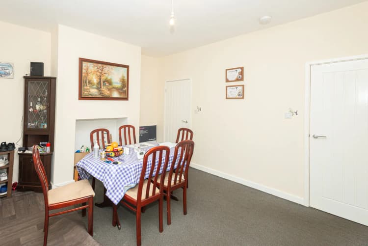 property photo 3 of 27