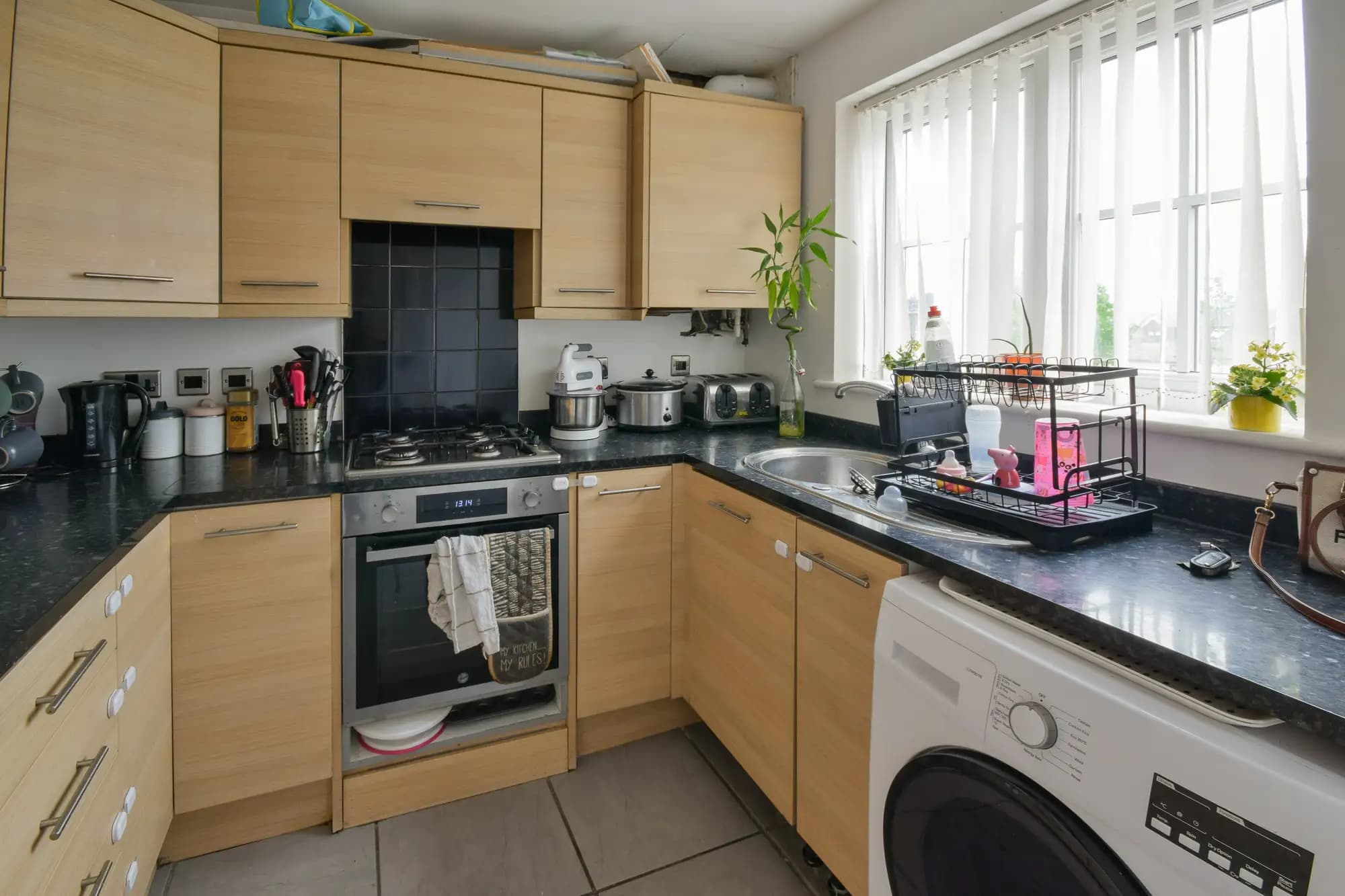 property photo 6 of 18