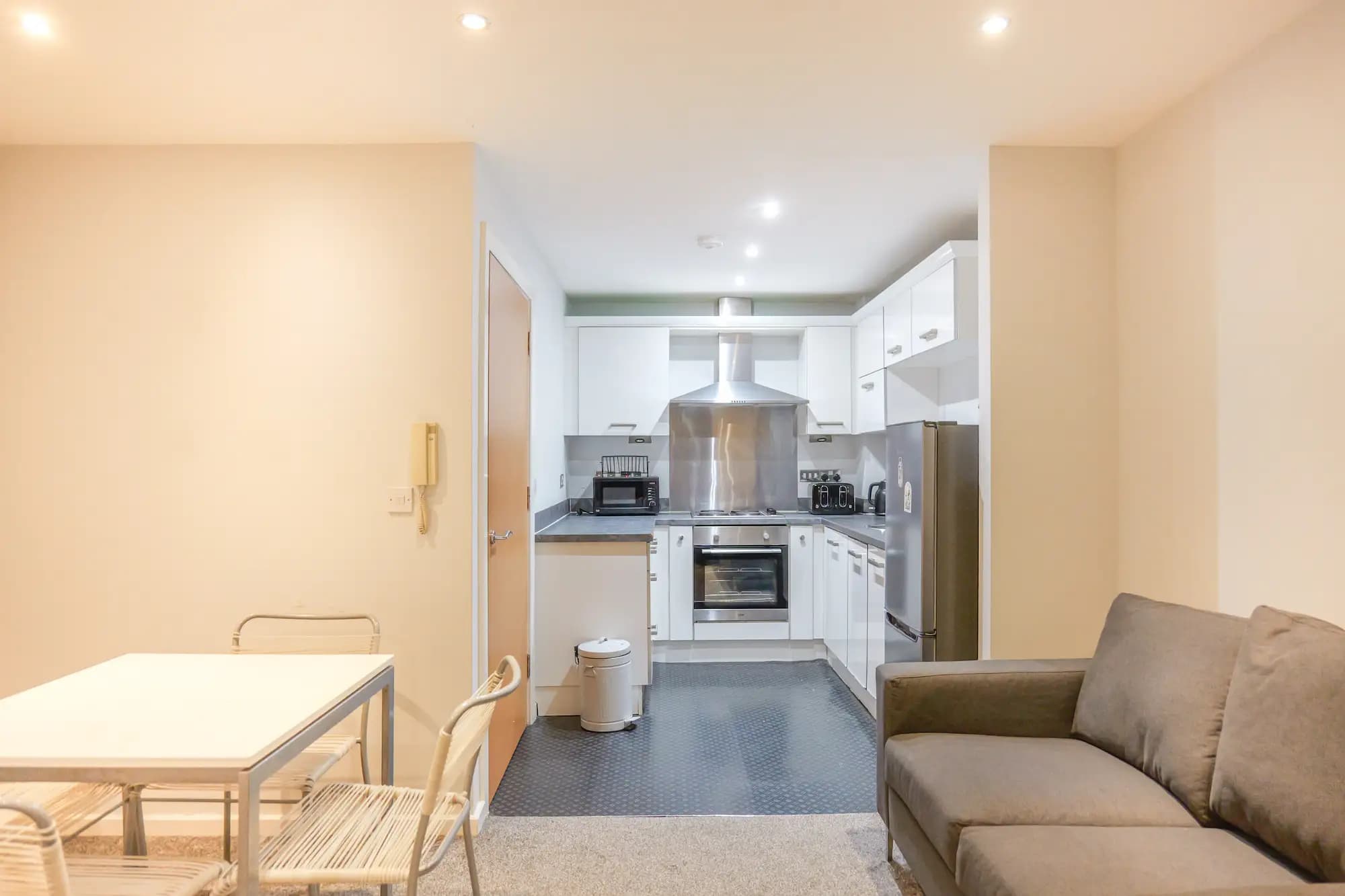 property photo 4 of 20