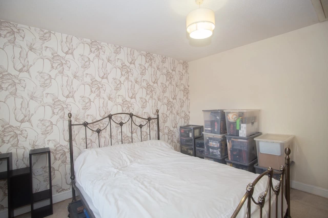 property photo 18 of 31