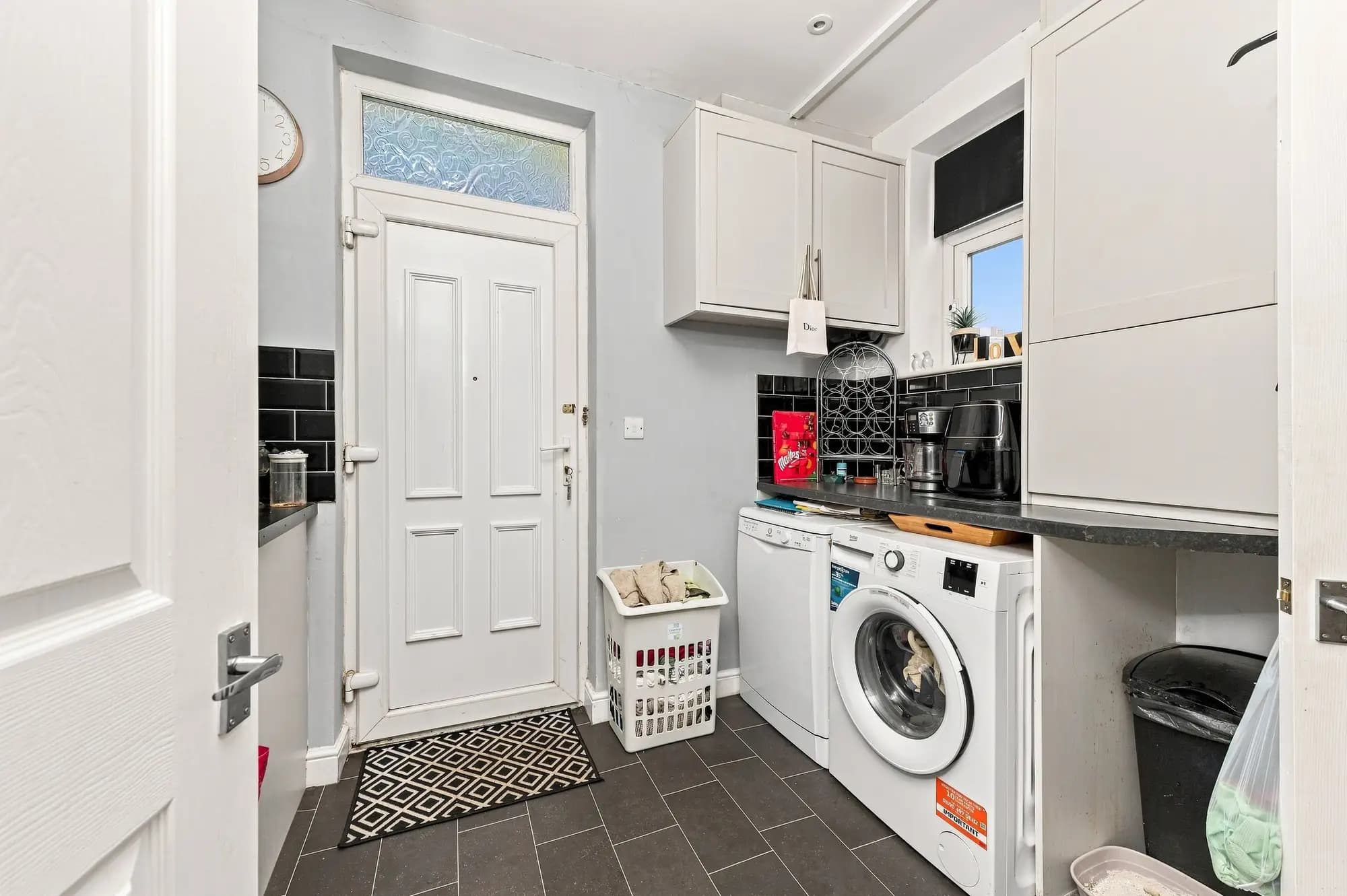 property photo 7 of 16