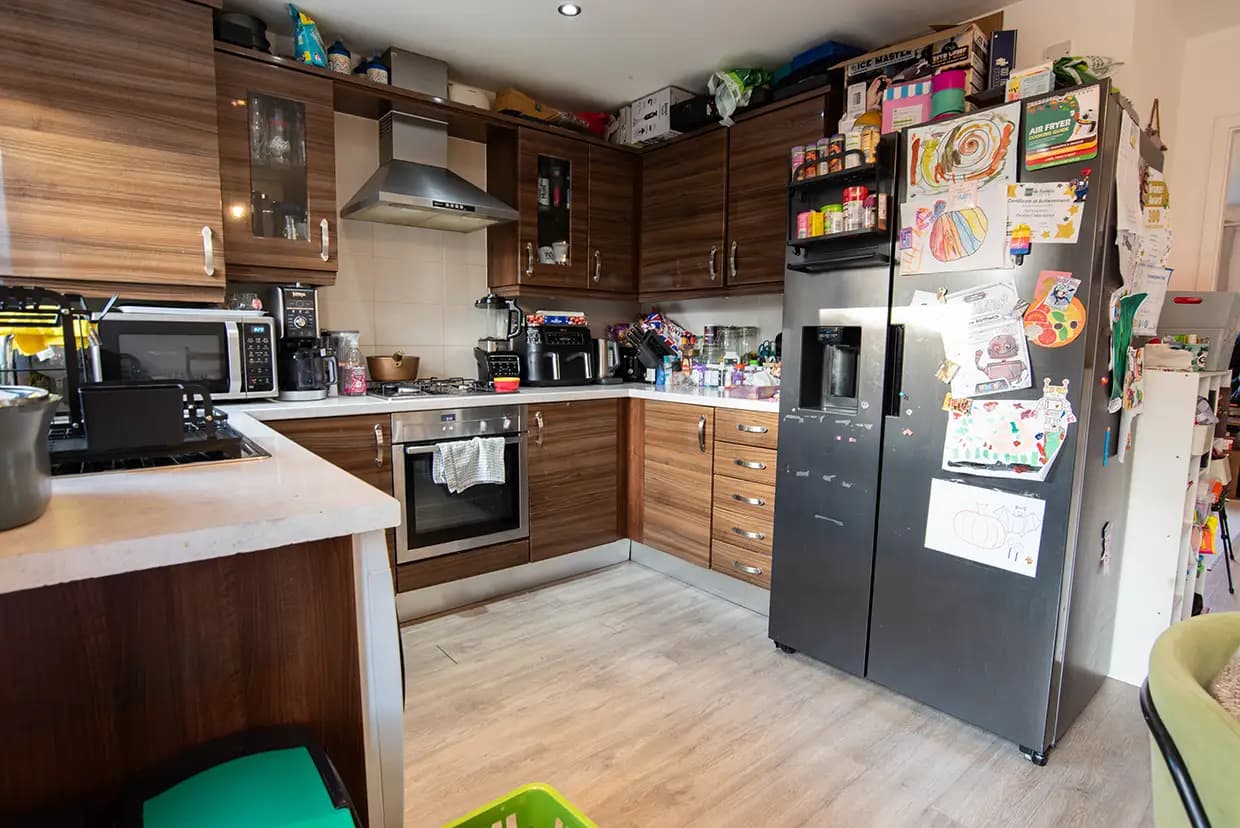 property photo 5 of 16