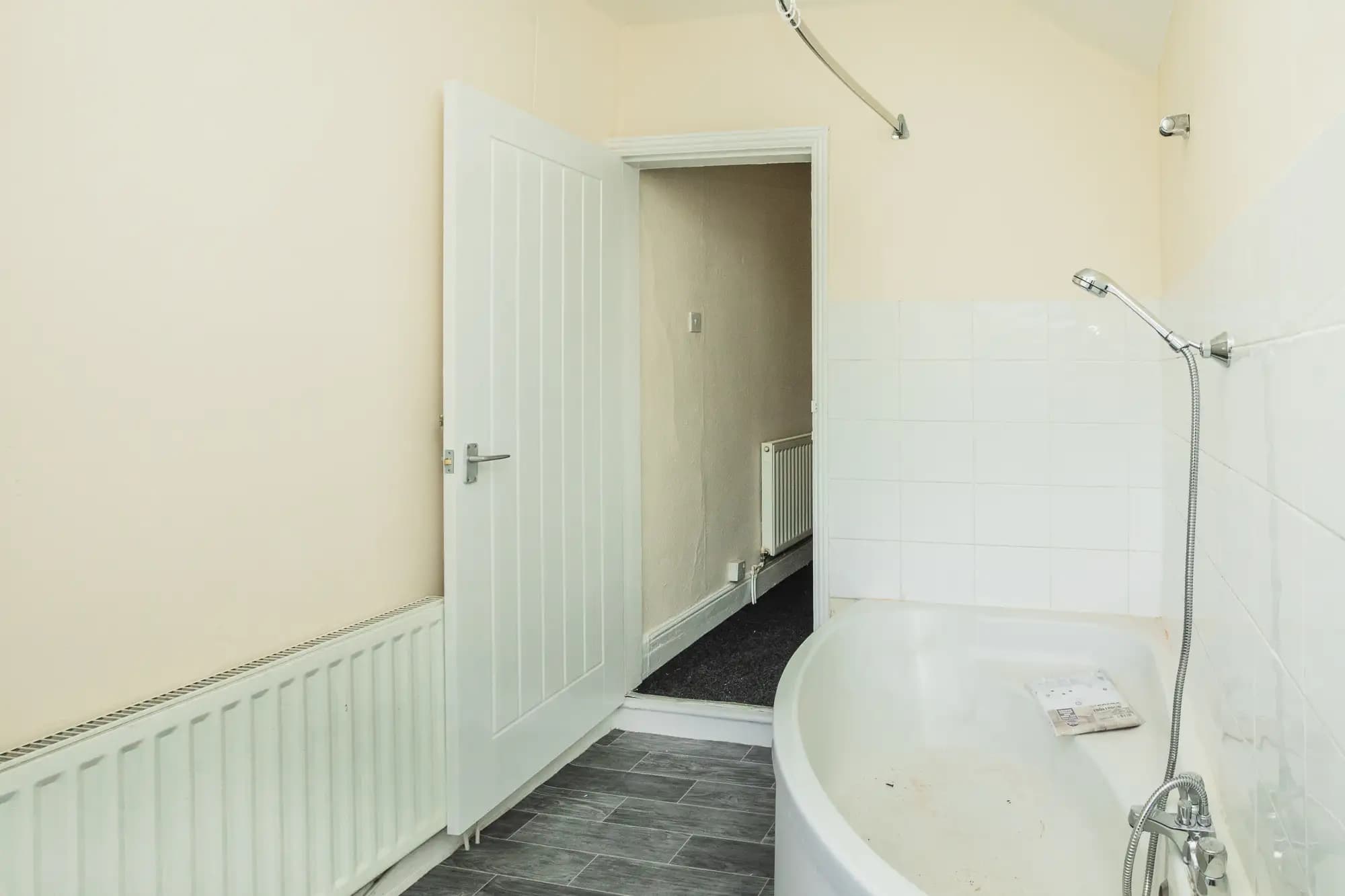 property photo 8 of 32