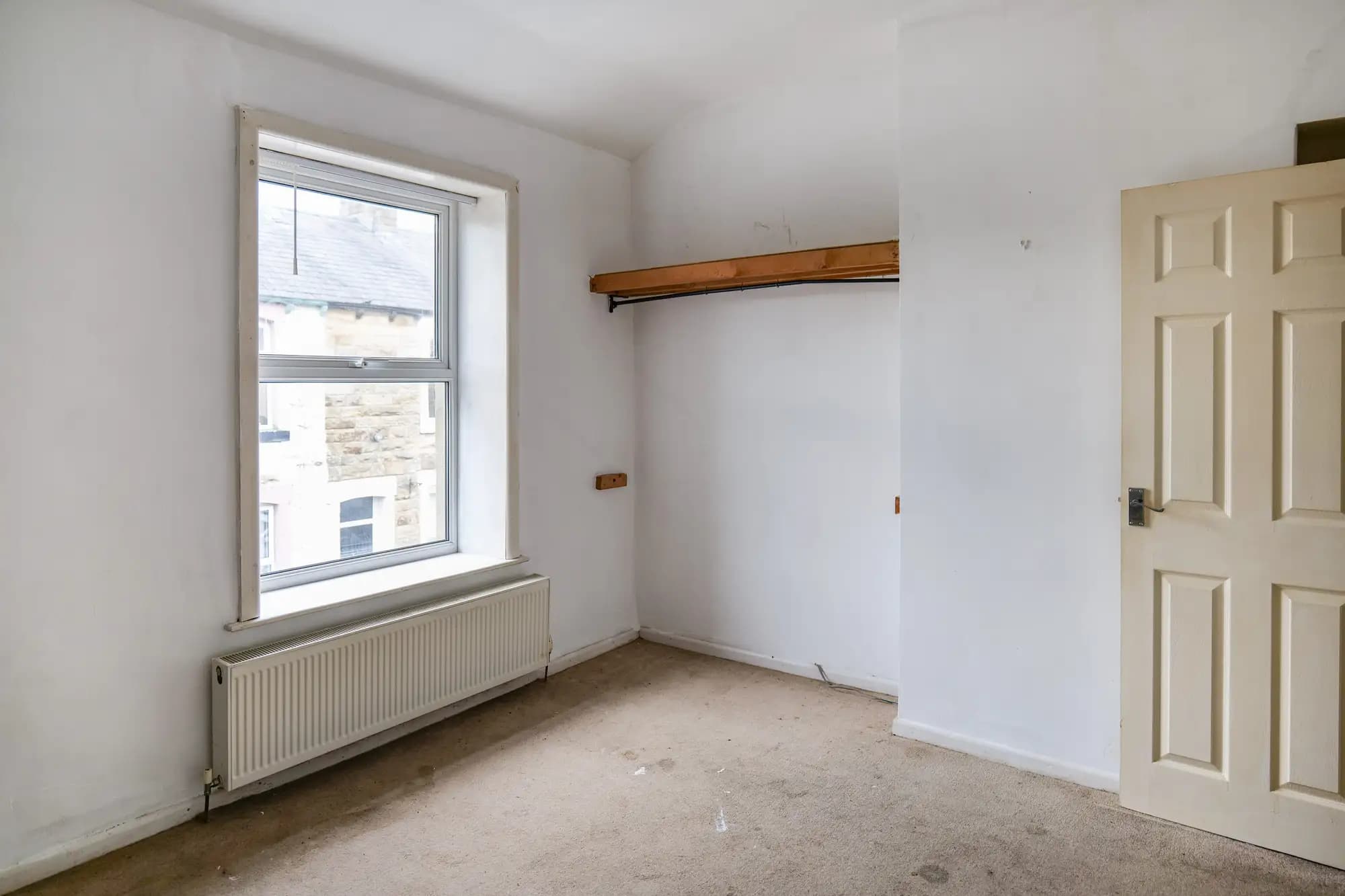 property photo 10 of 15