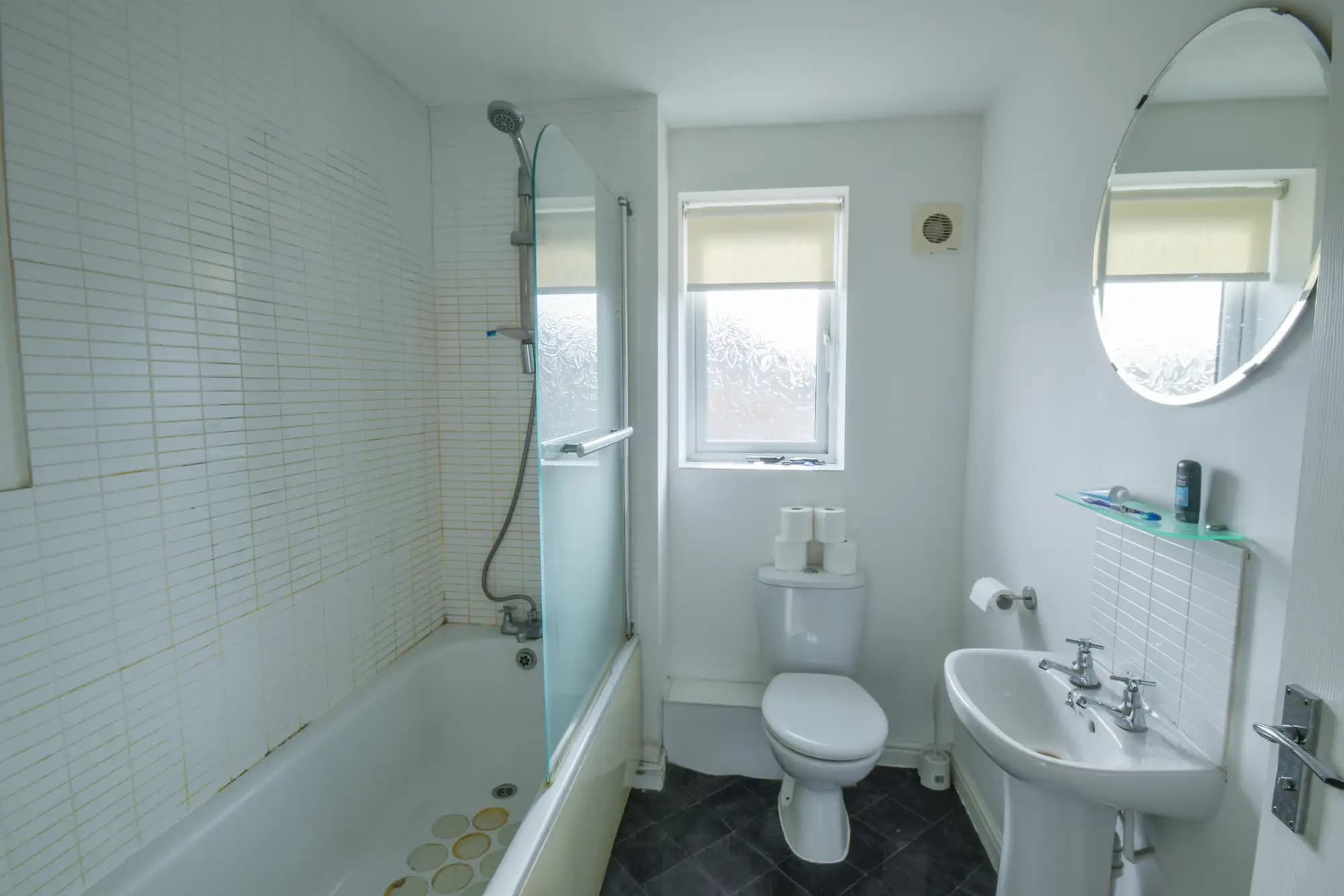 property photo 10 of 18