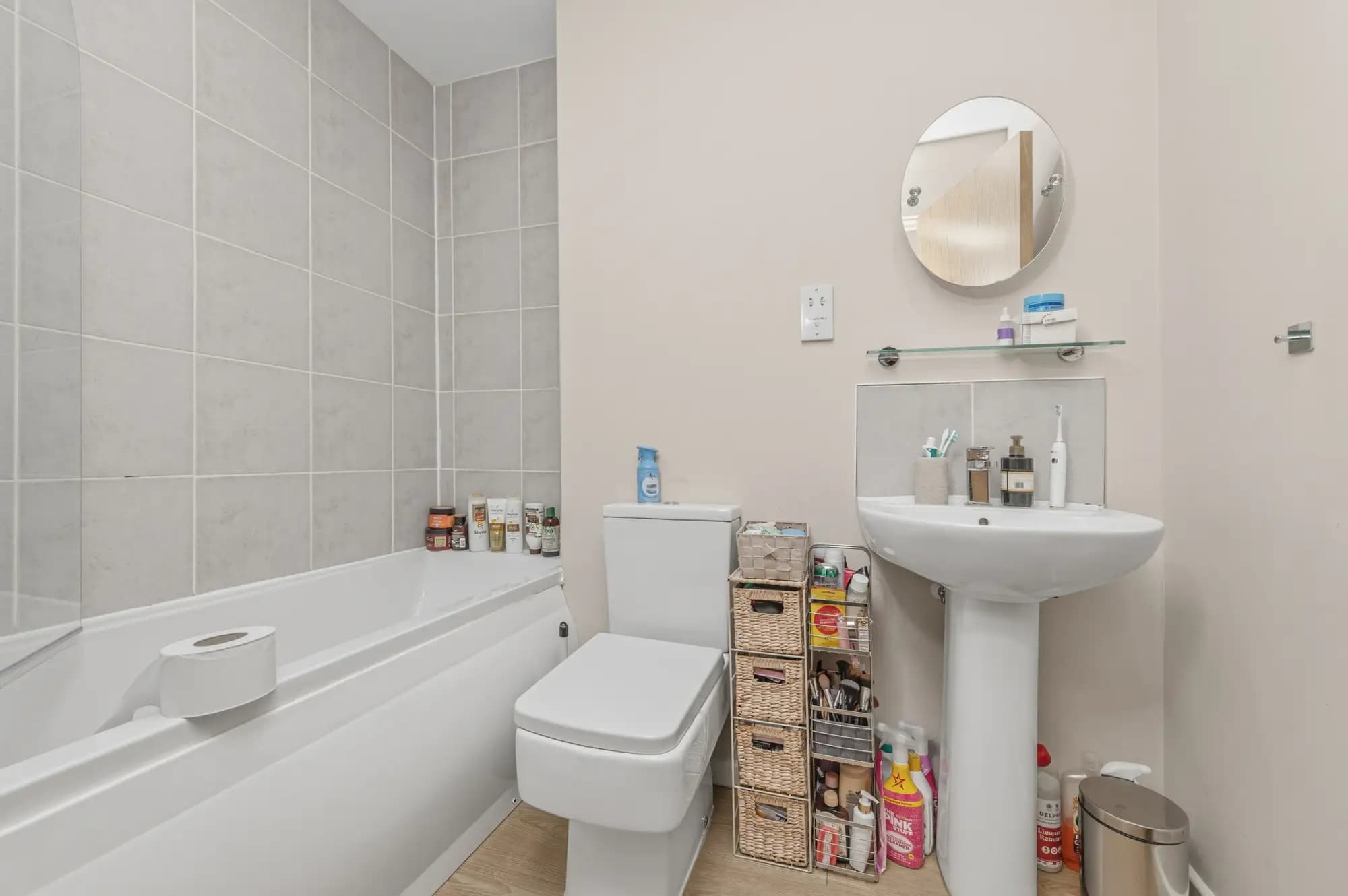 property photo 5 of 8