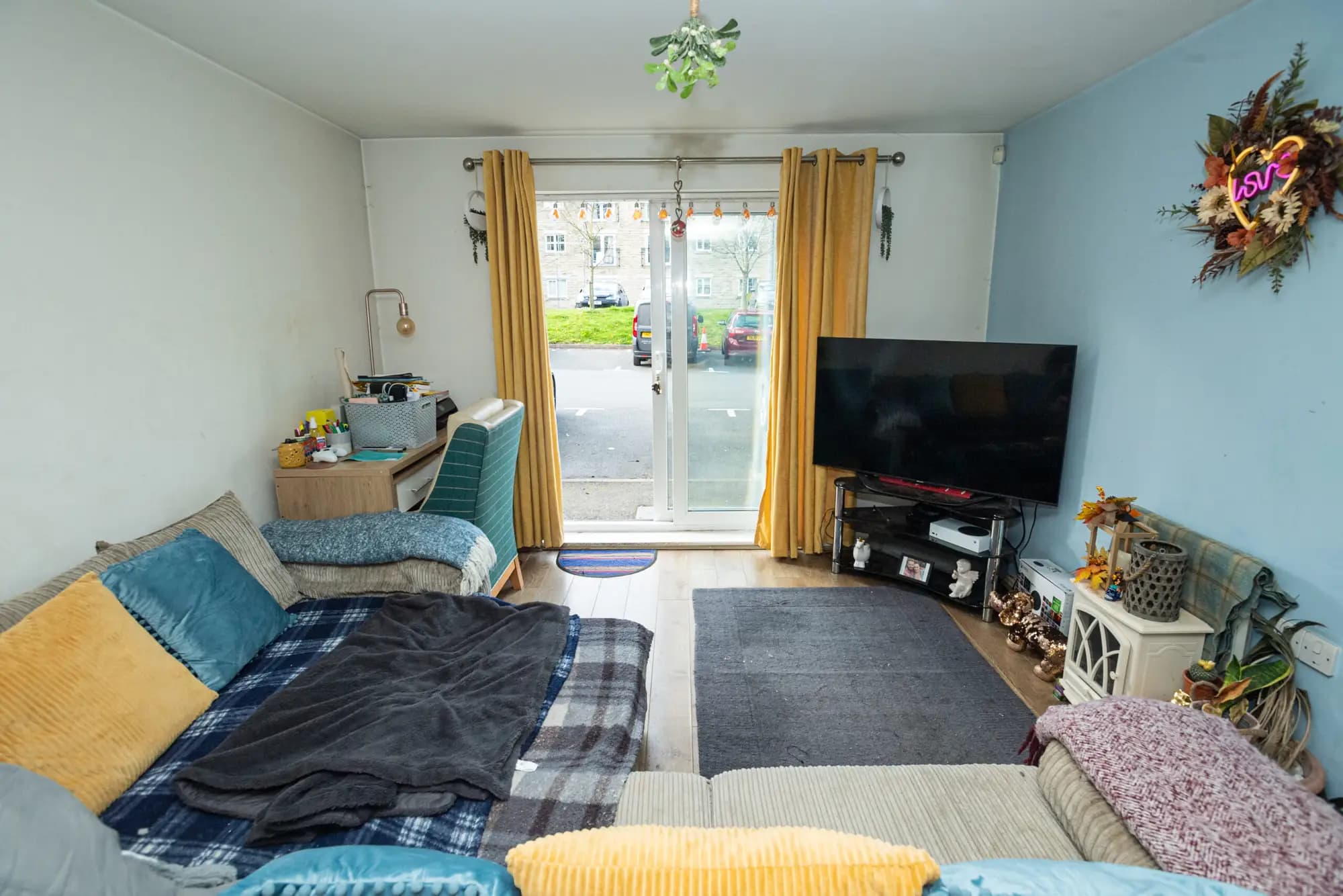 property photo 6 of 28
