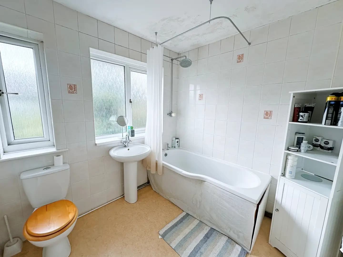 property photo 10 of 31