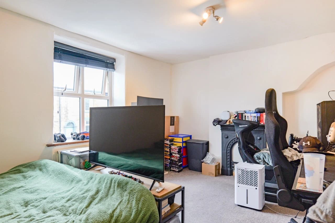 property photo 13 of 19