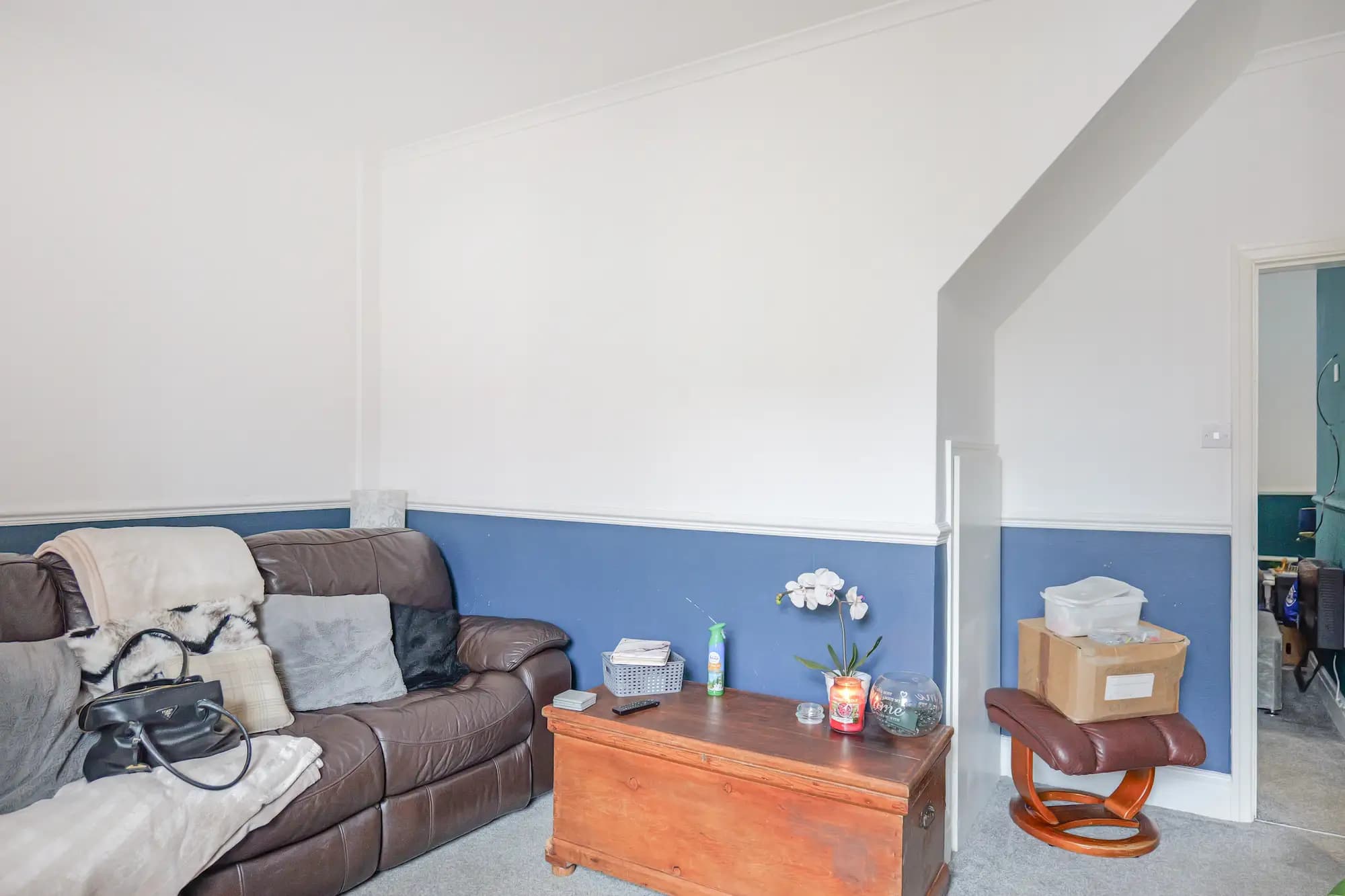 property photo 4 of 19