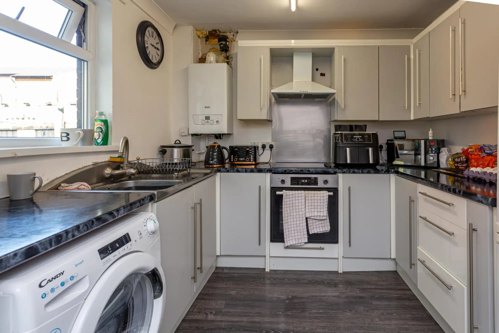 property photo 5 of 14