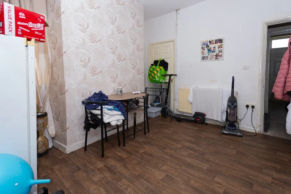 property photo 7 of 23