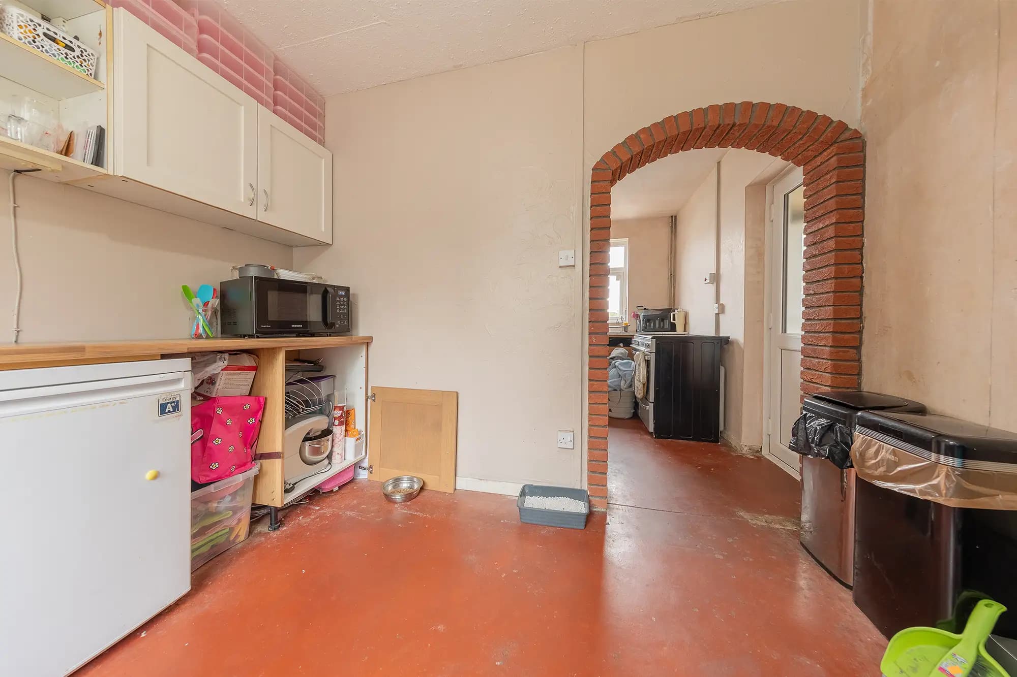 property photo 8 of 31