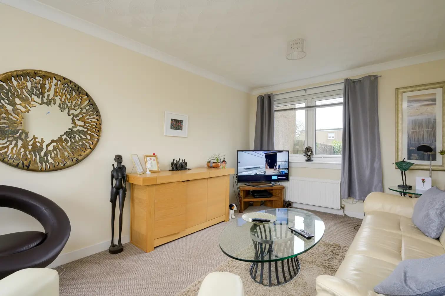 property photo 4 of 19