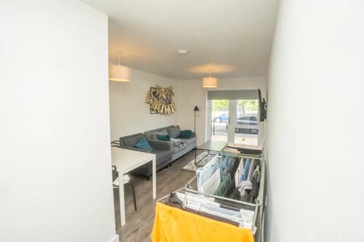 property photo 5 of 25