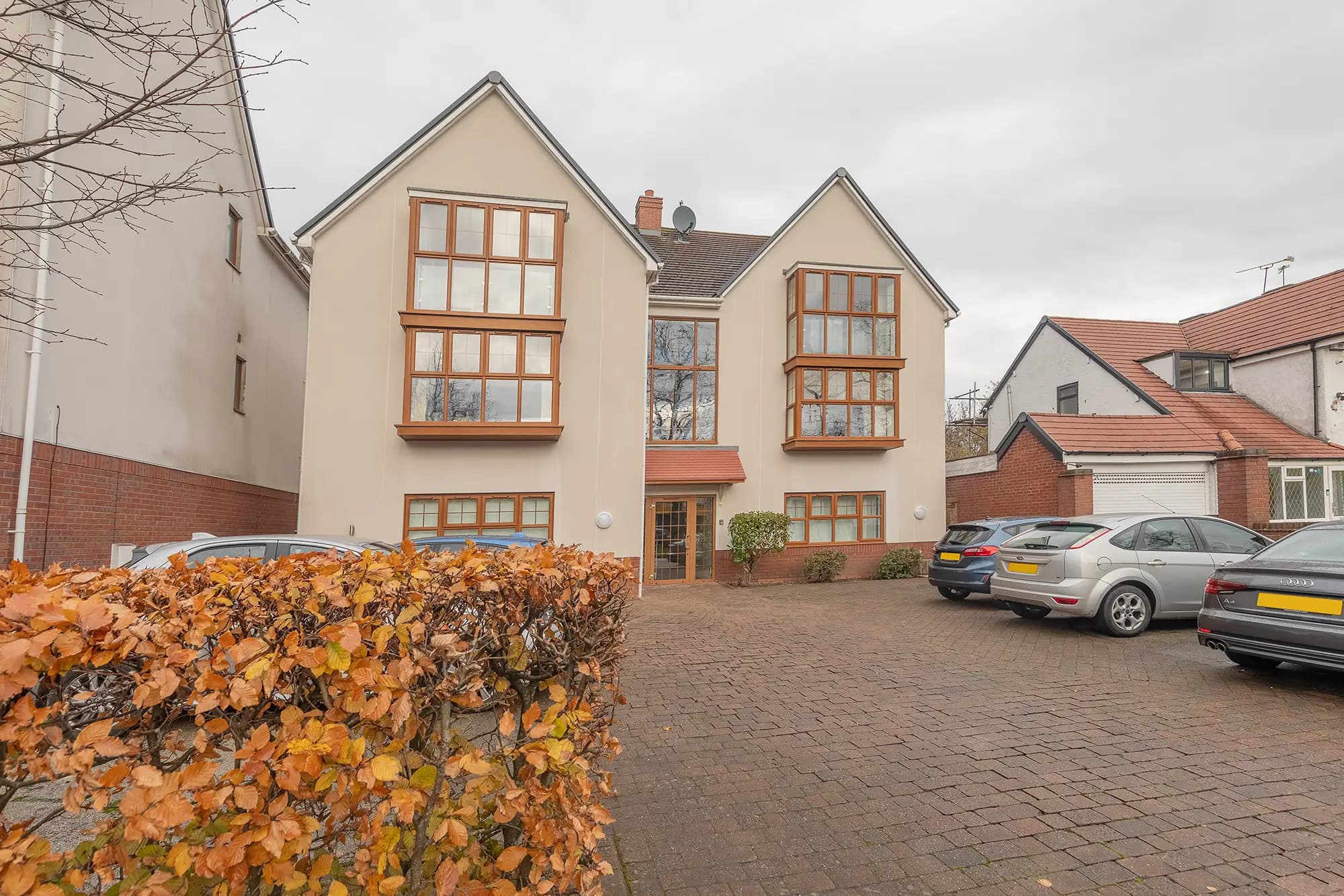 property photo 16 of 17