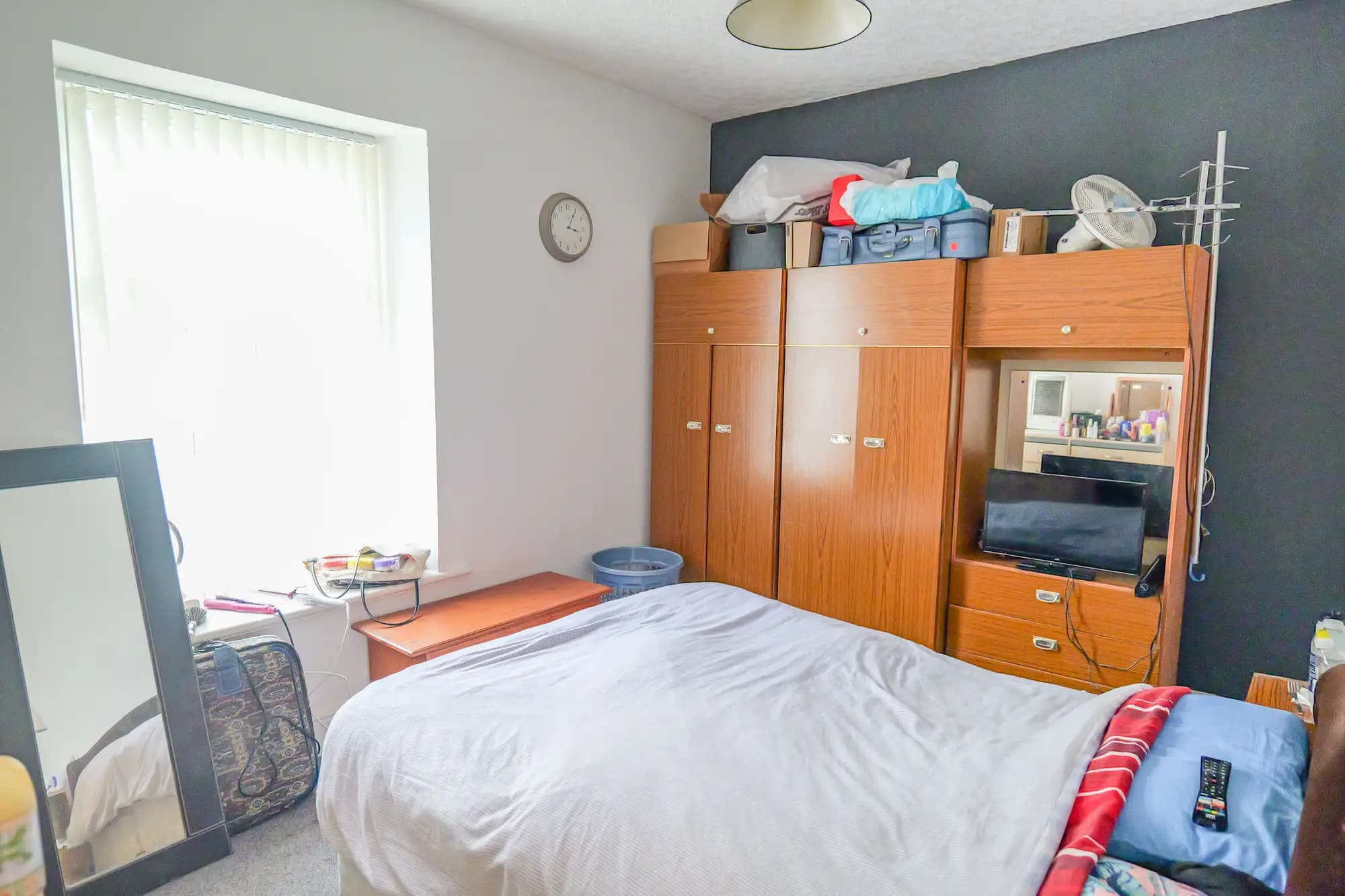 property photo 8 of 27