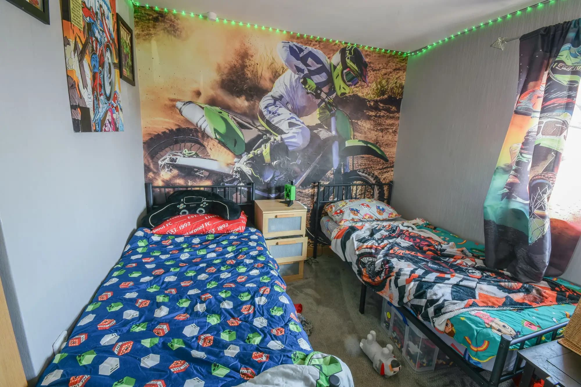 property photo 9 of 16