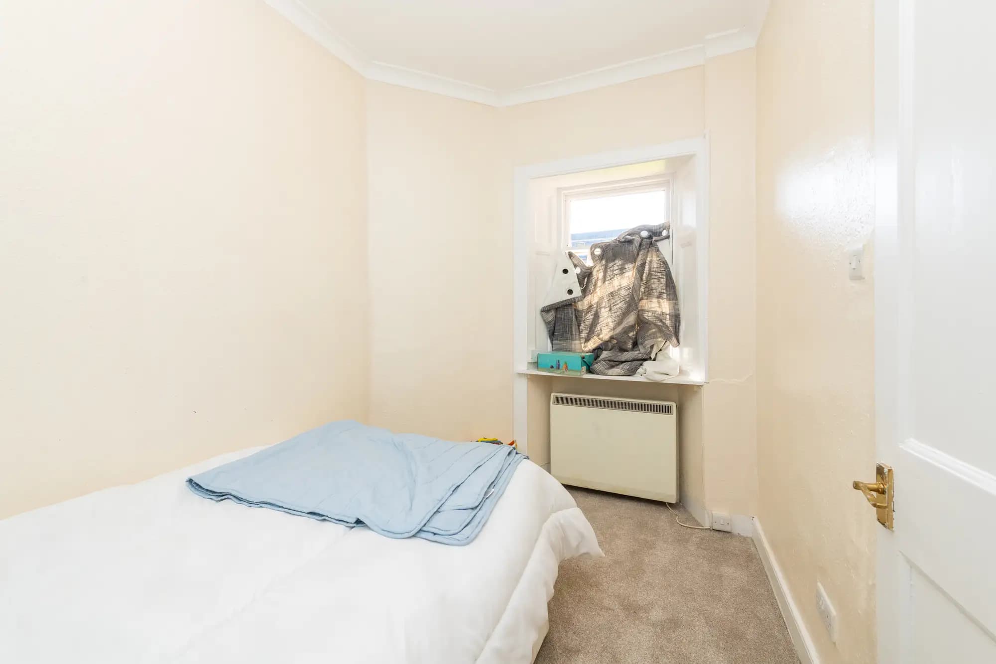 property photo 12 of 17