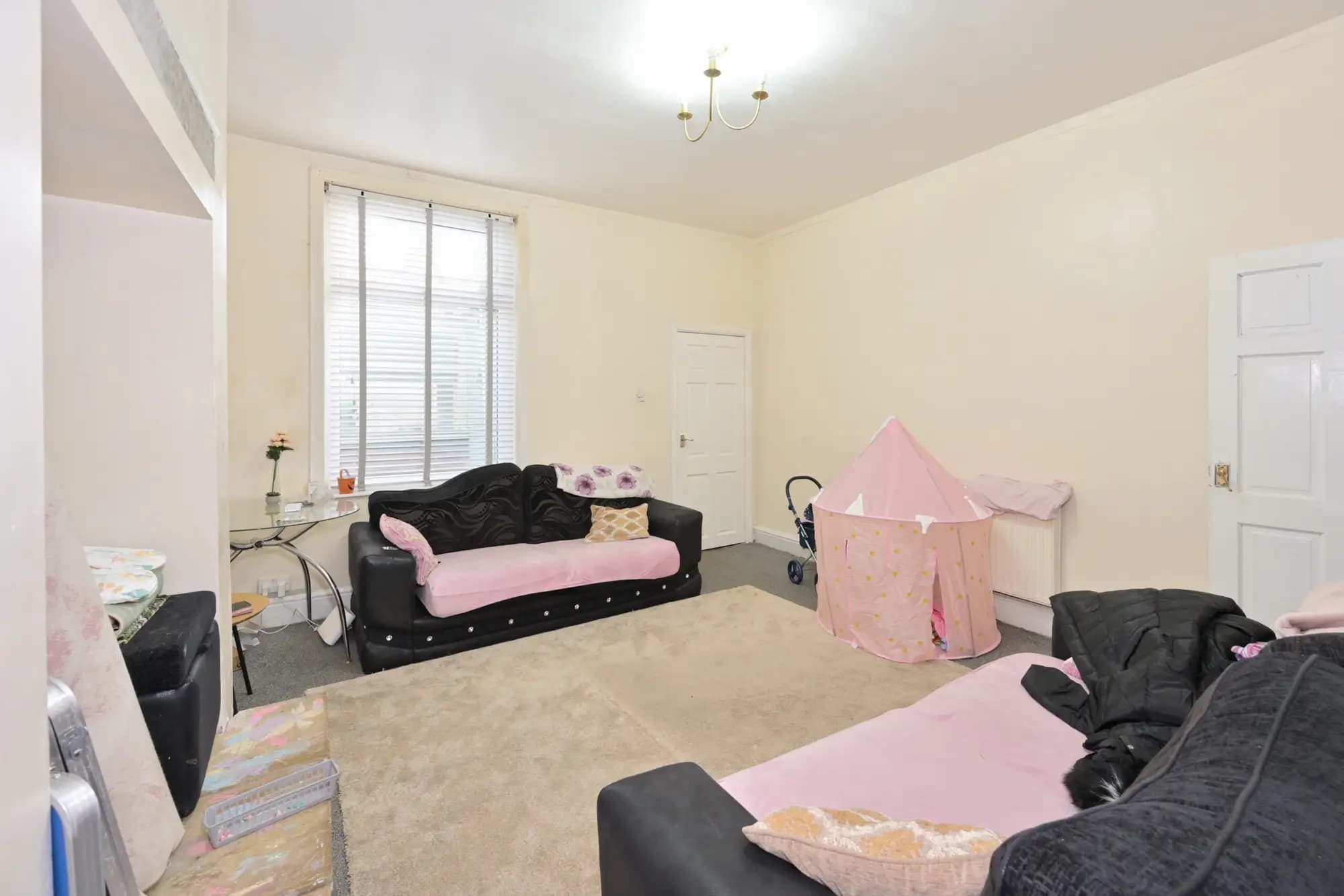property photo 11 of 19