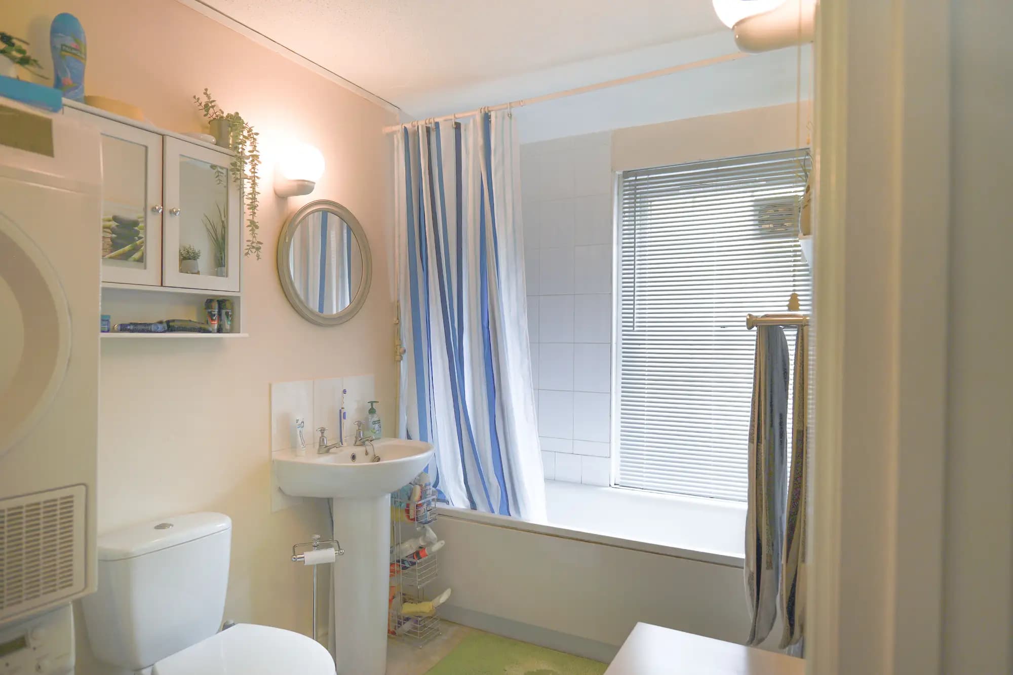 property photo 6 of 14