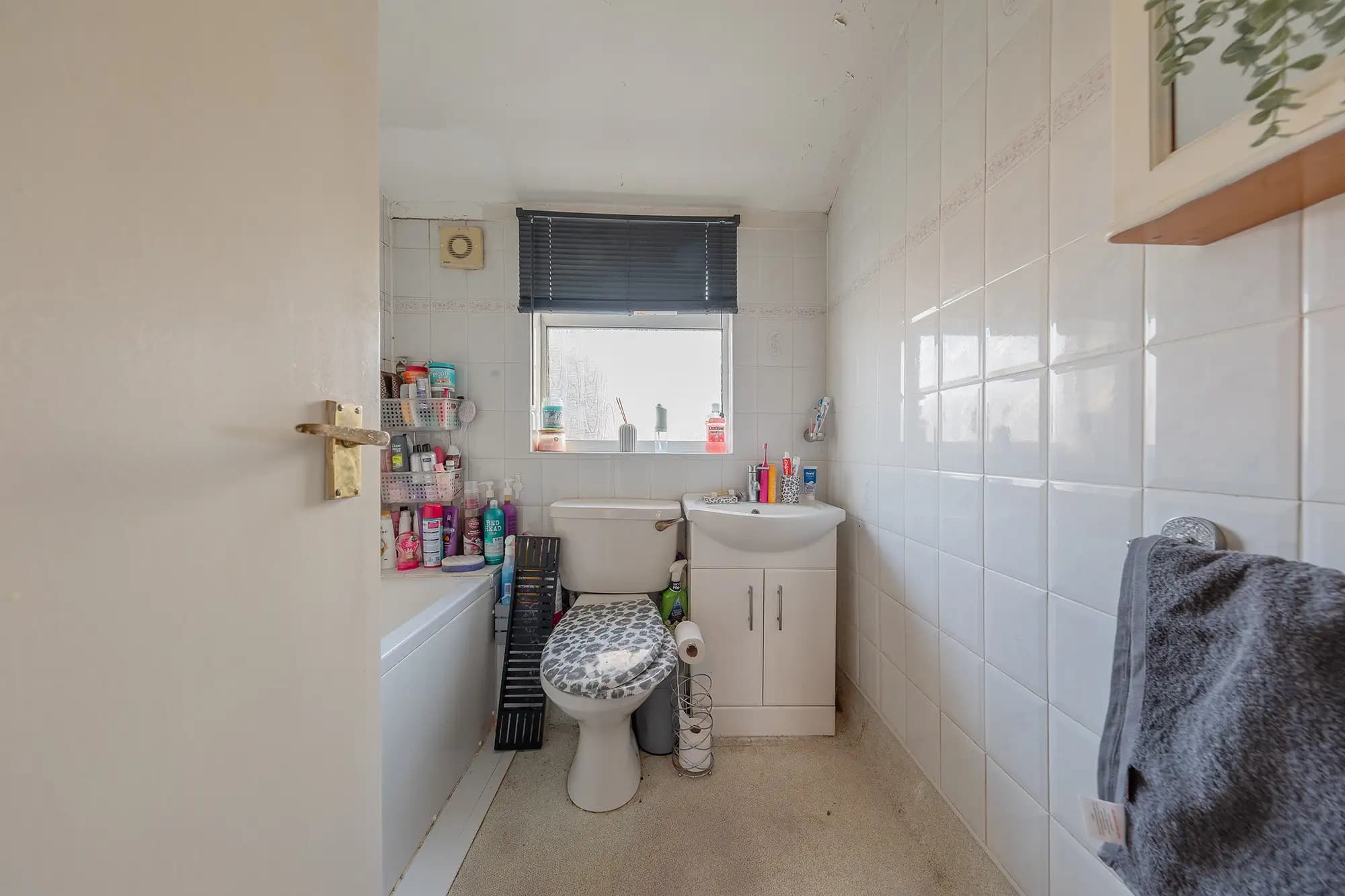 property photo 8 of 16