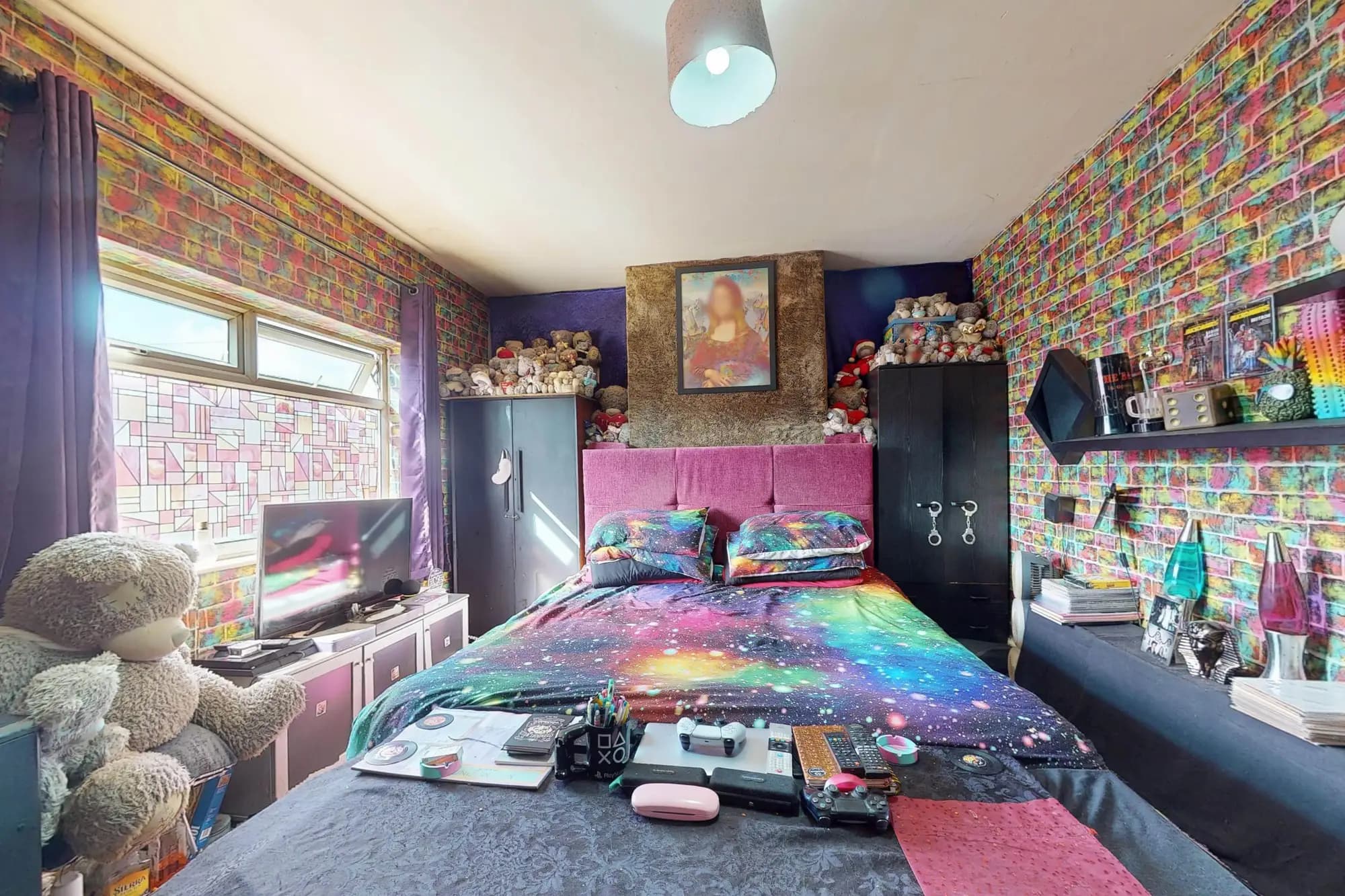 property photo 10 of 32