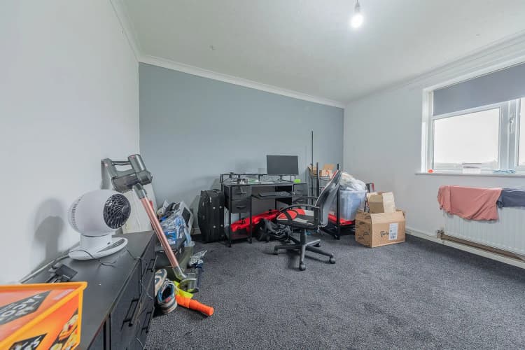 property photo 15 of 18