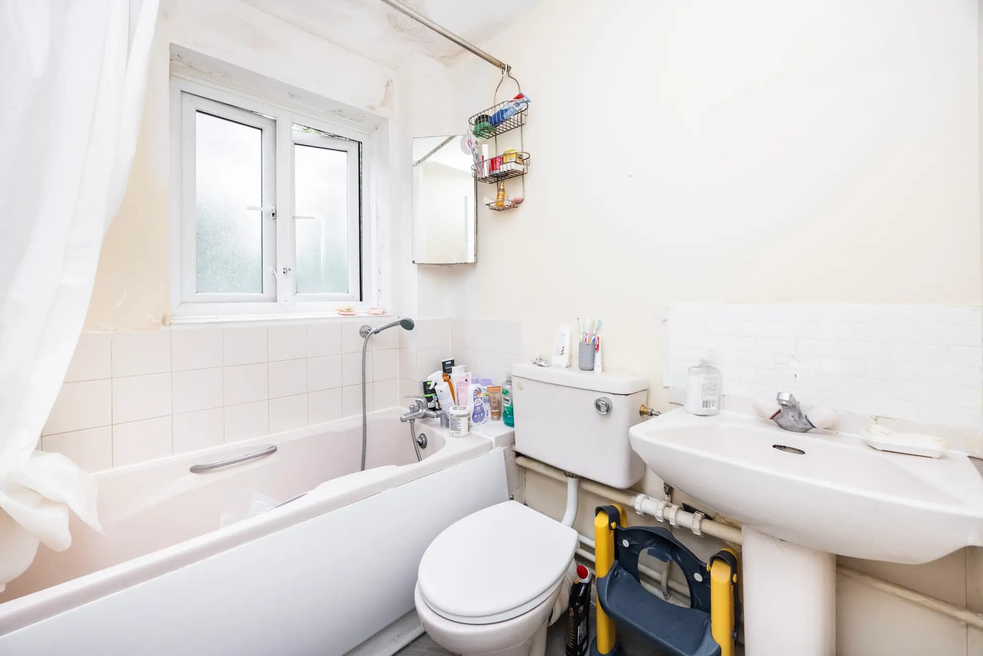 property photo 5 of 10