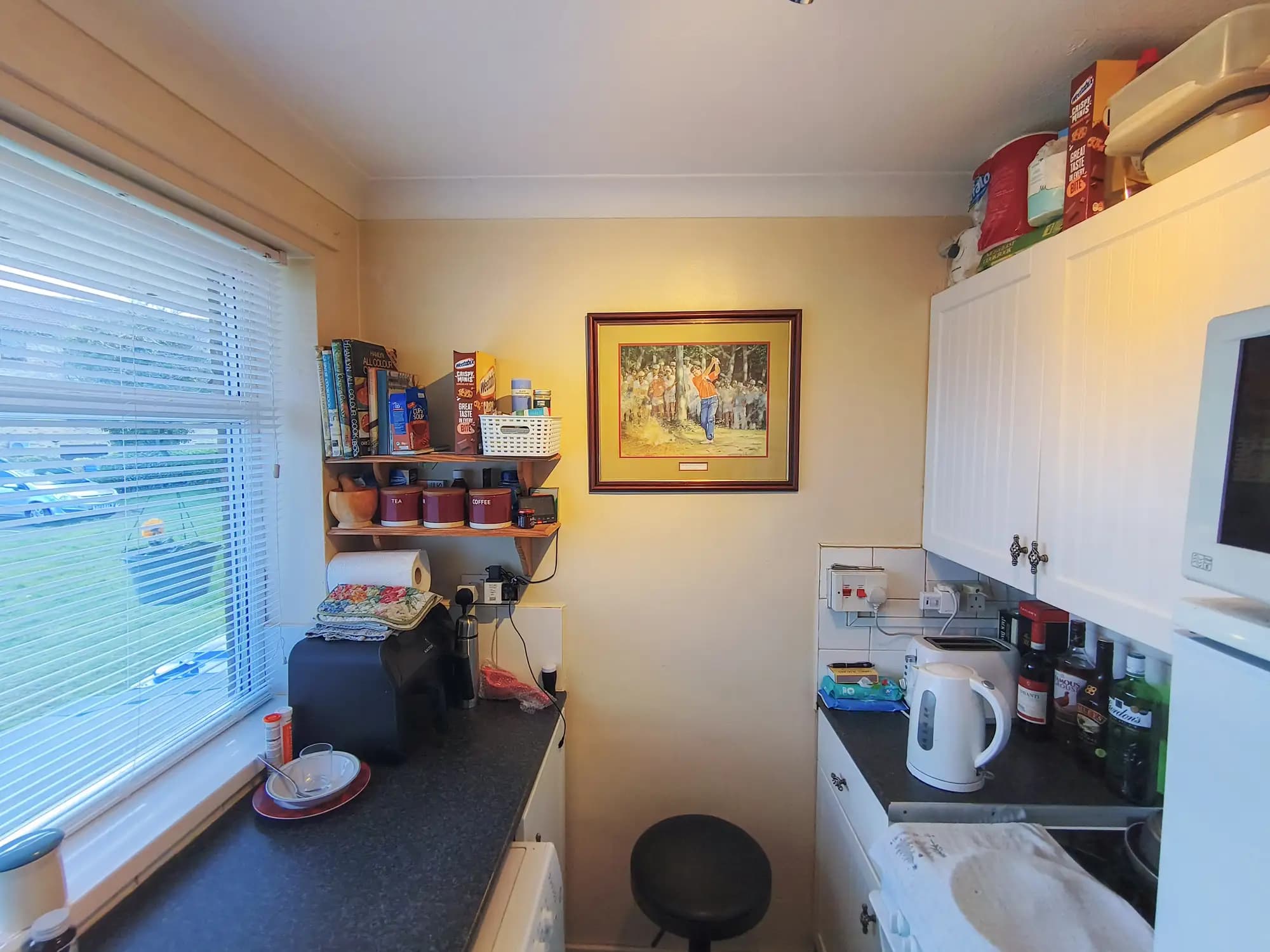 property photo 5 of 13