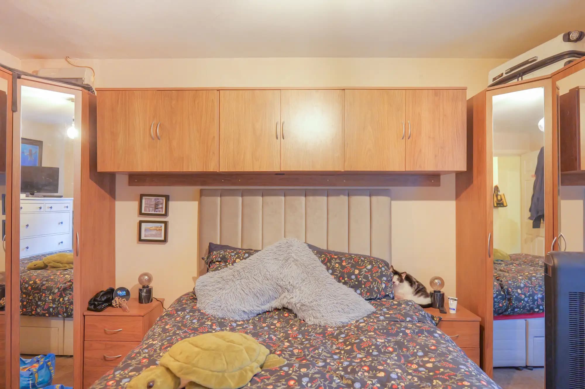 property photo 8 of 17