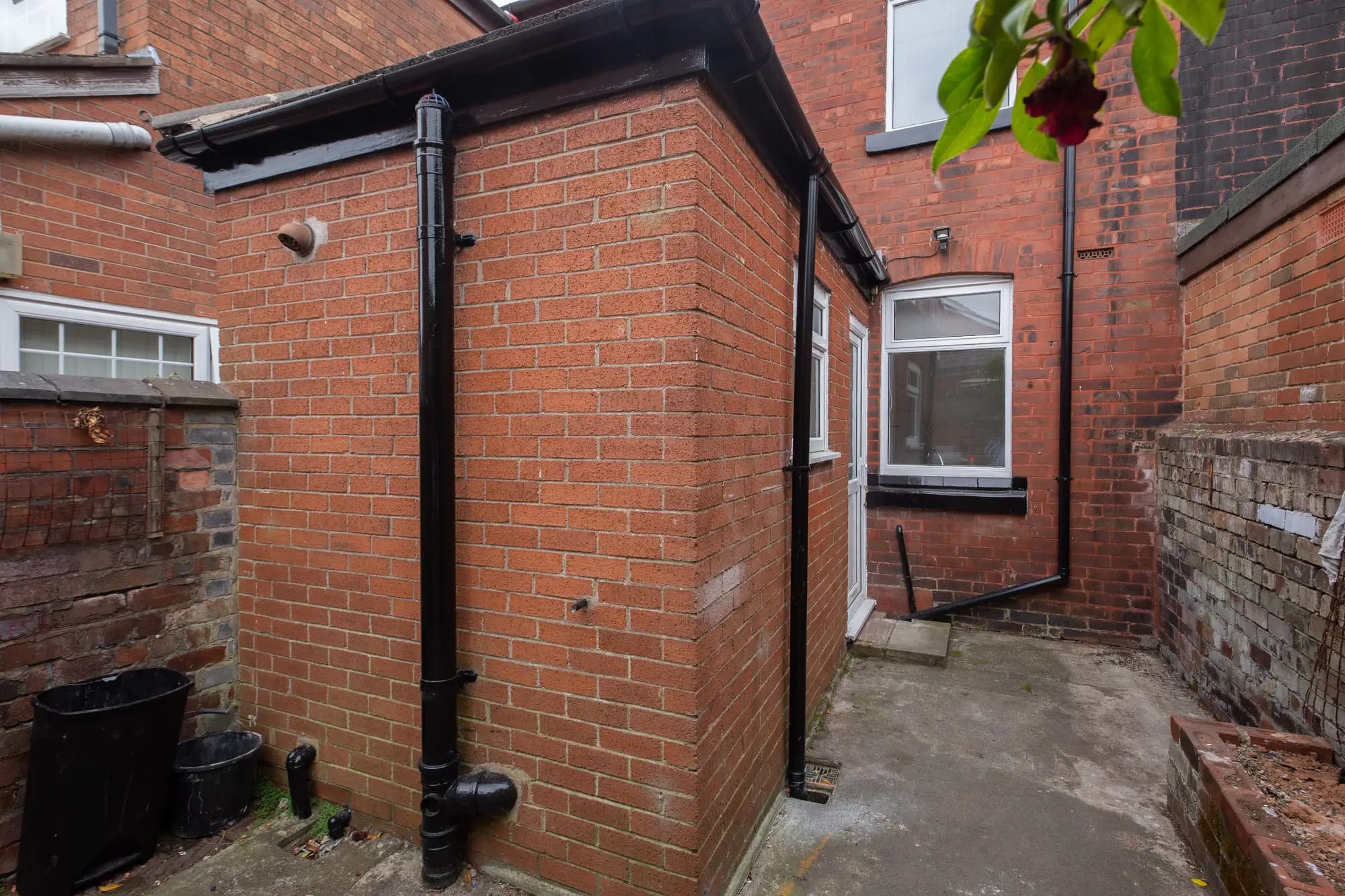 property photo 25 of 34