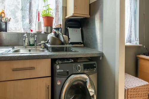 property photo 5 of 17