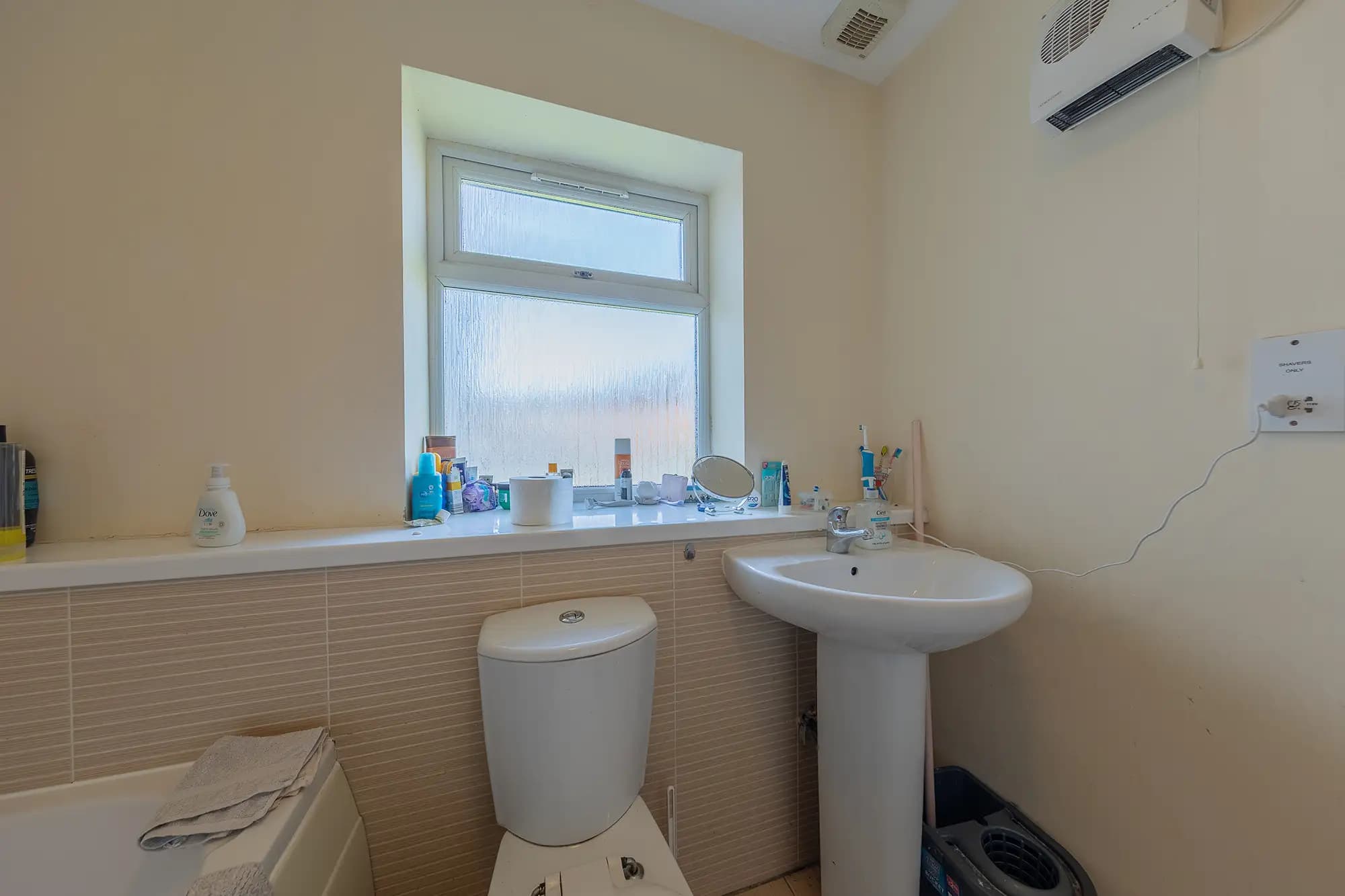 property photo 8 of 19