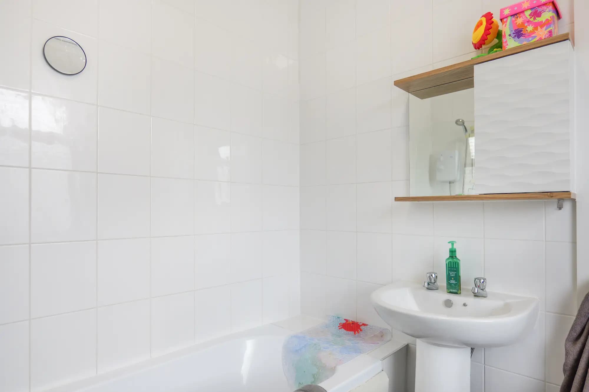 property photo 9 of 18