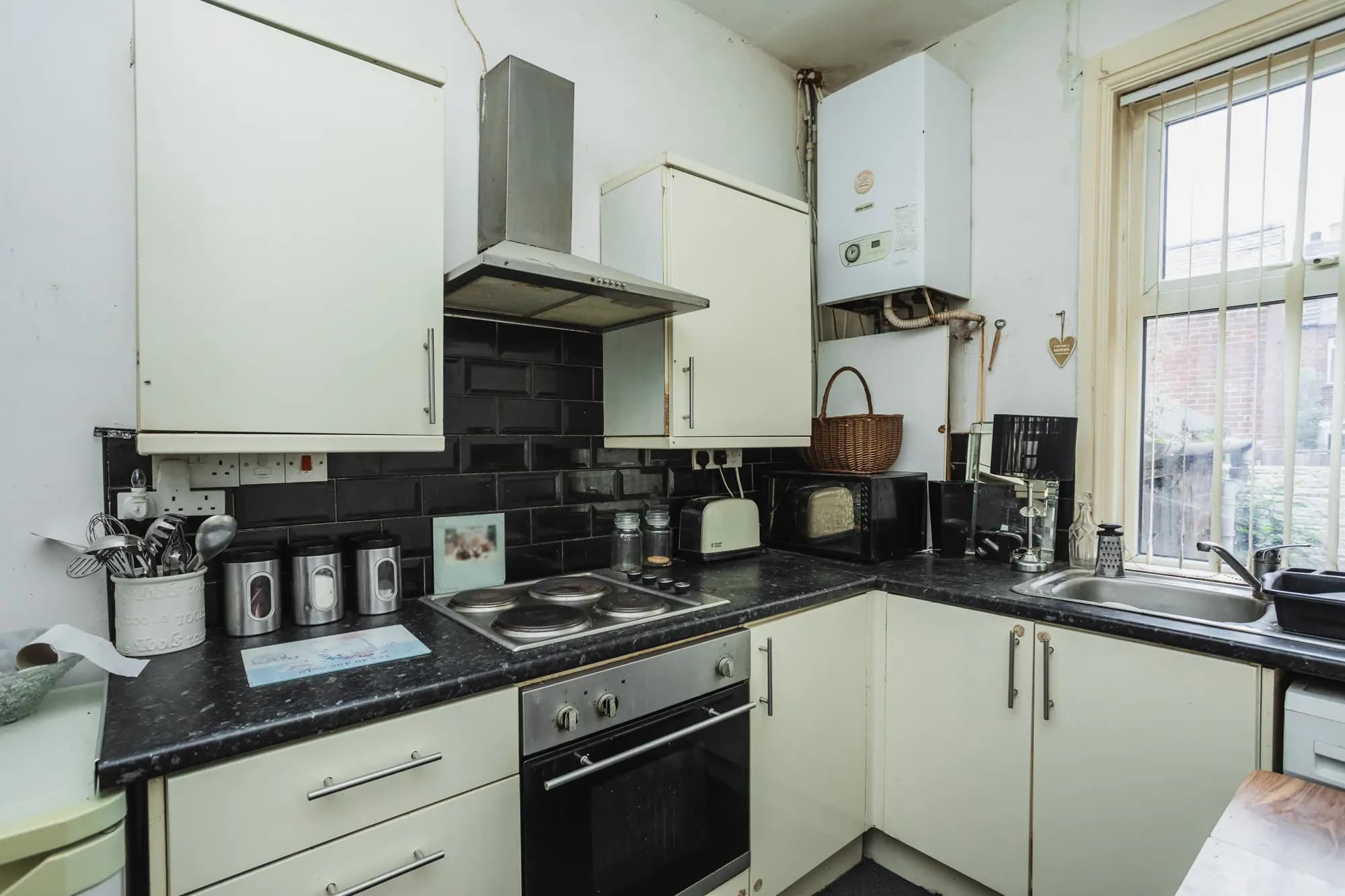 property photo 5 of 20