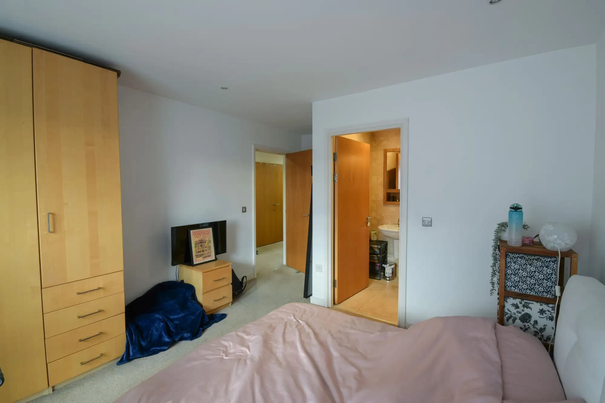property photo 13 of 19
