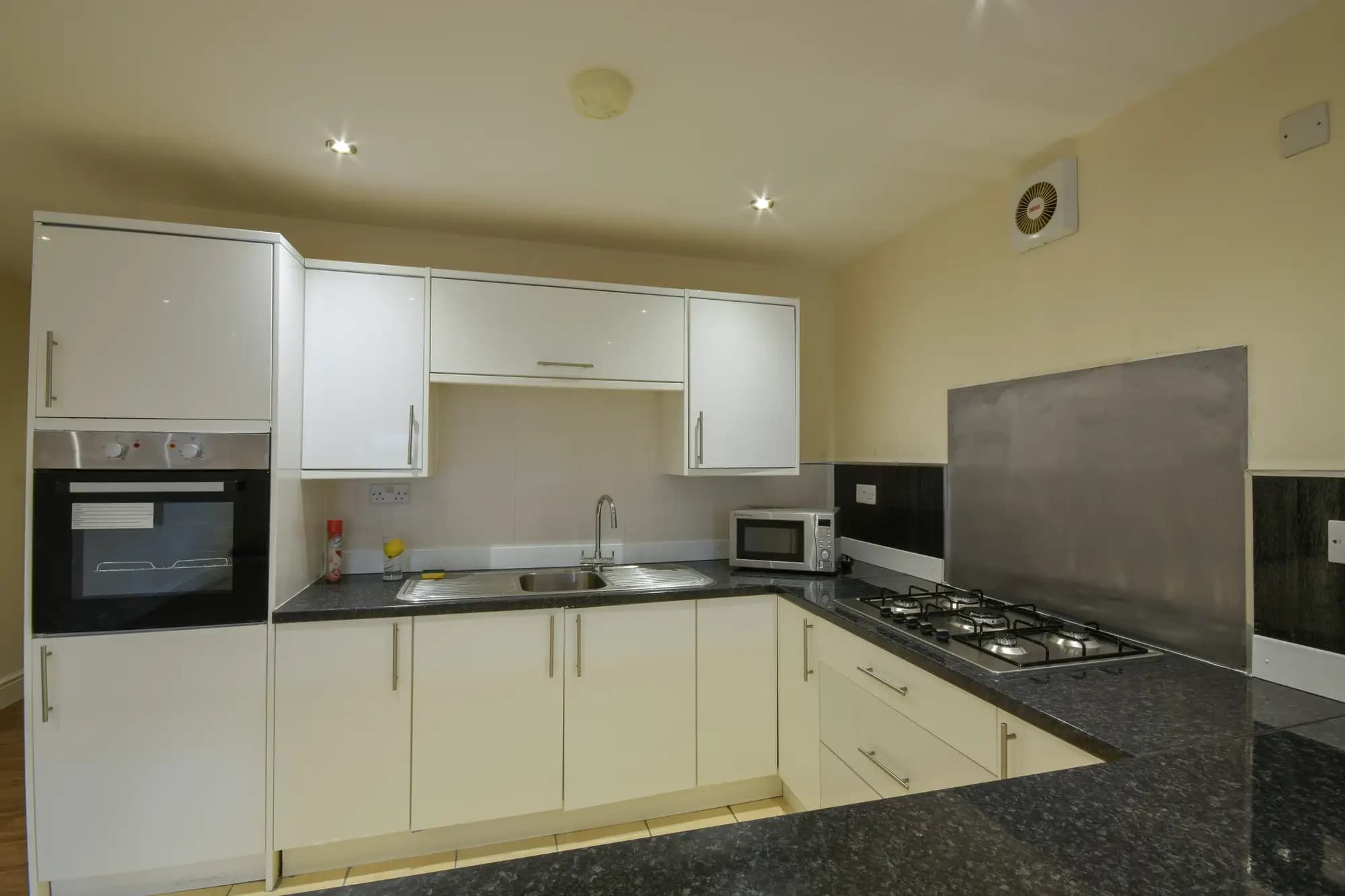 property photo 5 of 21