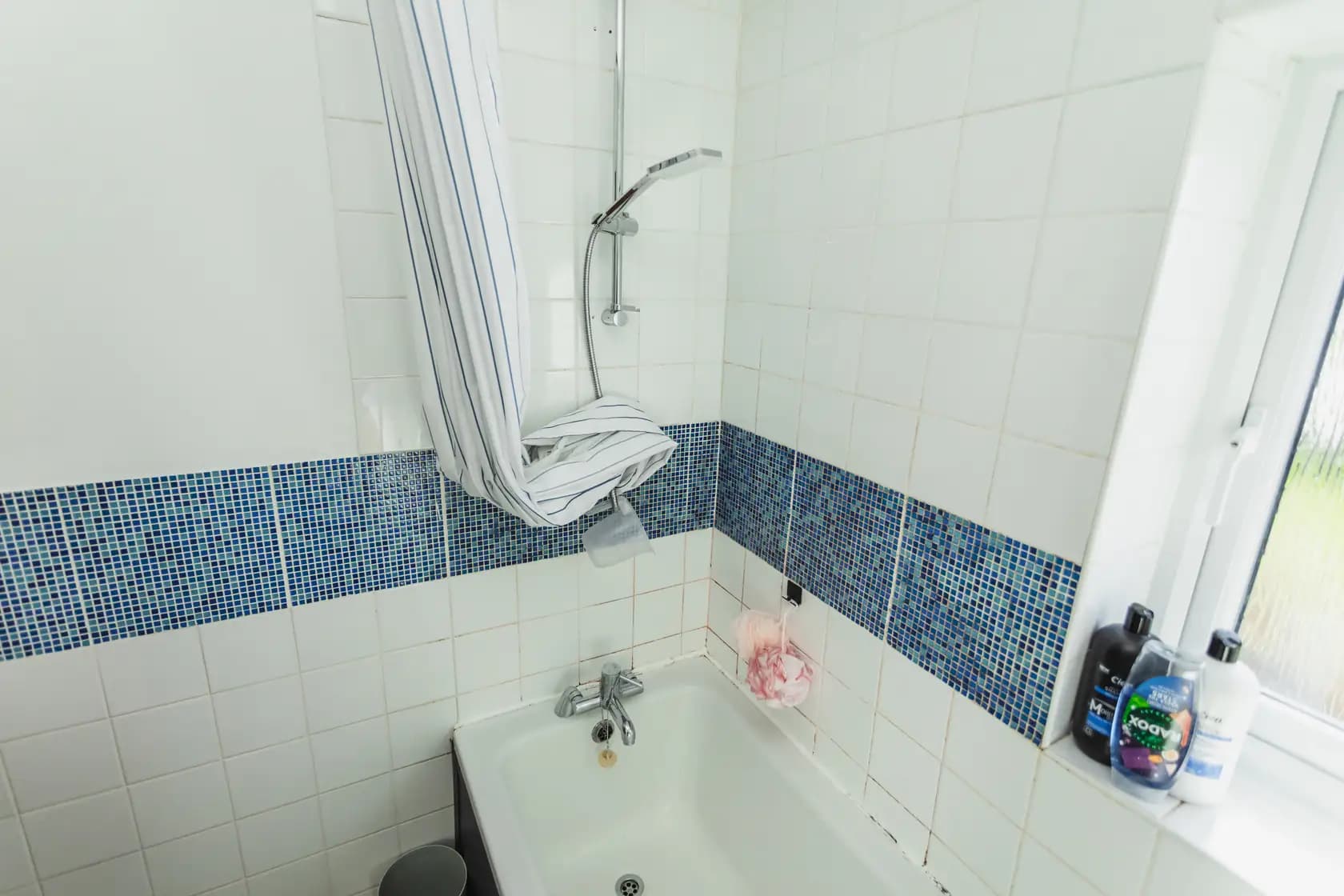 property photo 10 of 32